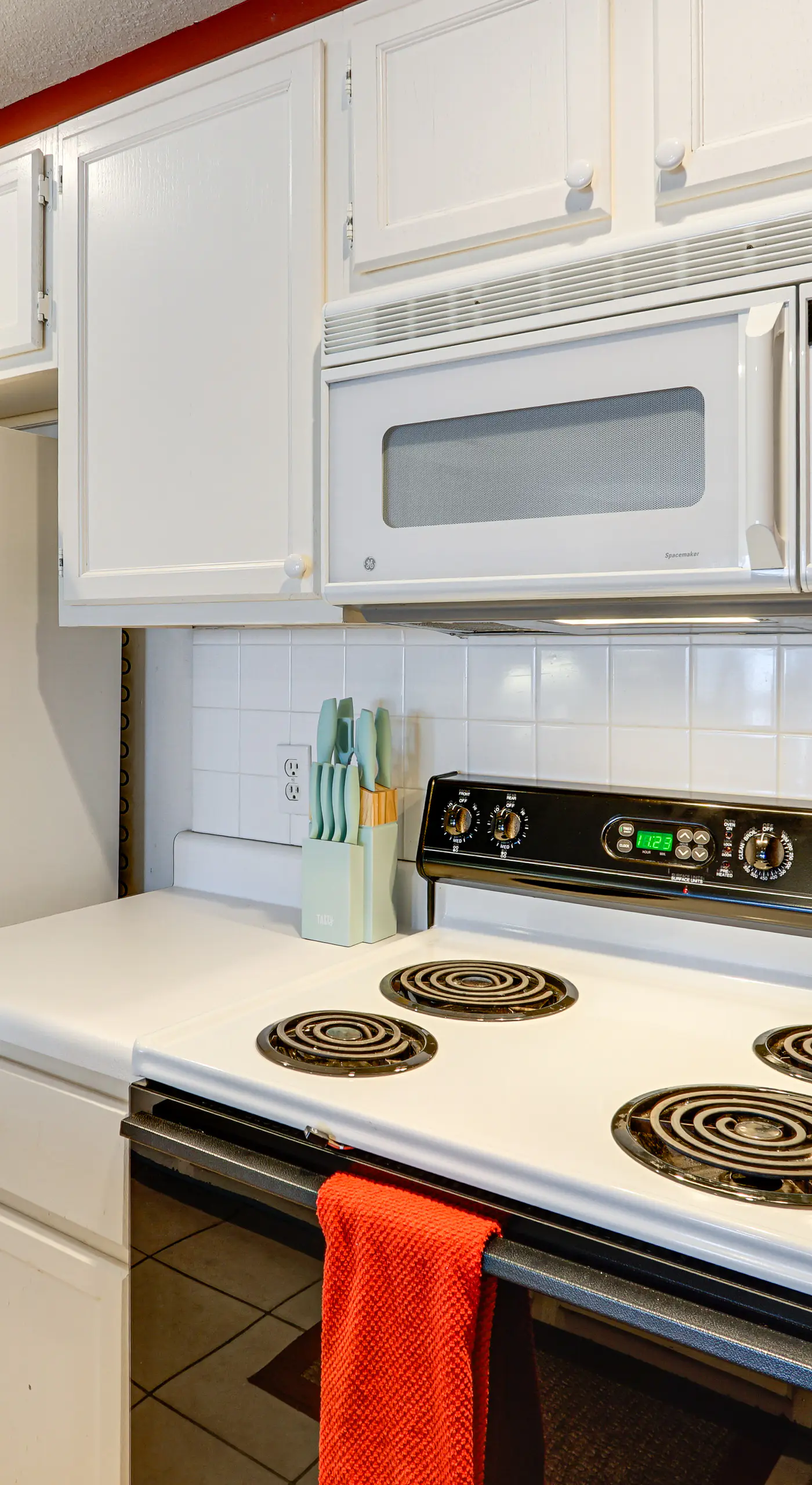 Main Channel View! Condo w/ Dock & Pool Access