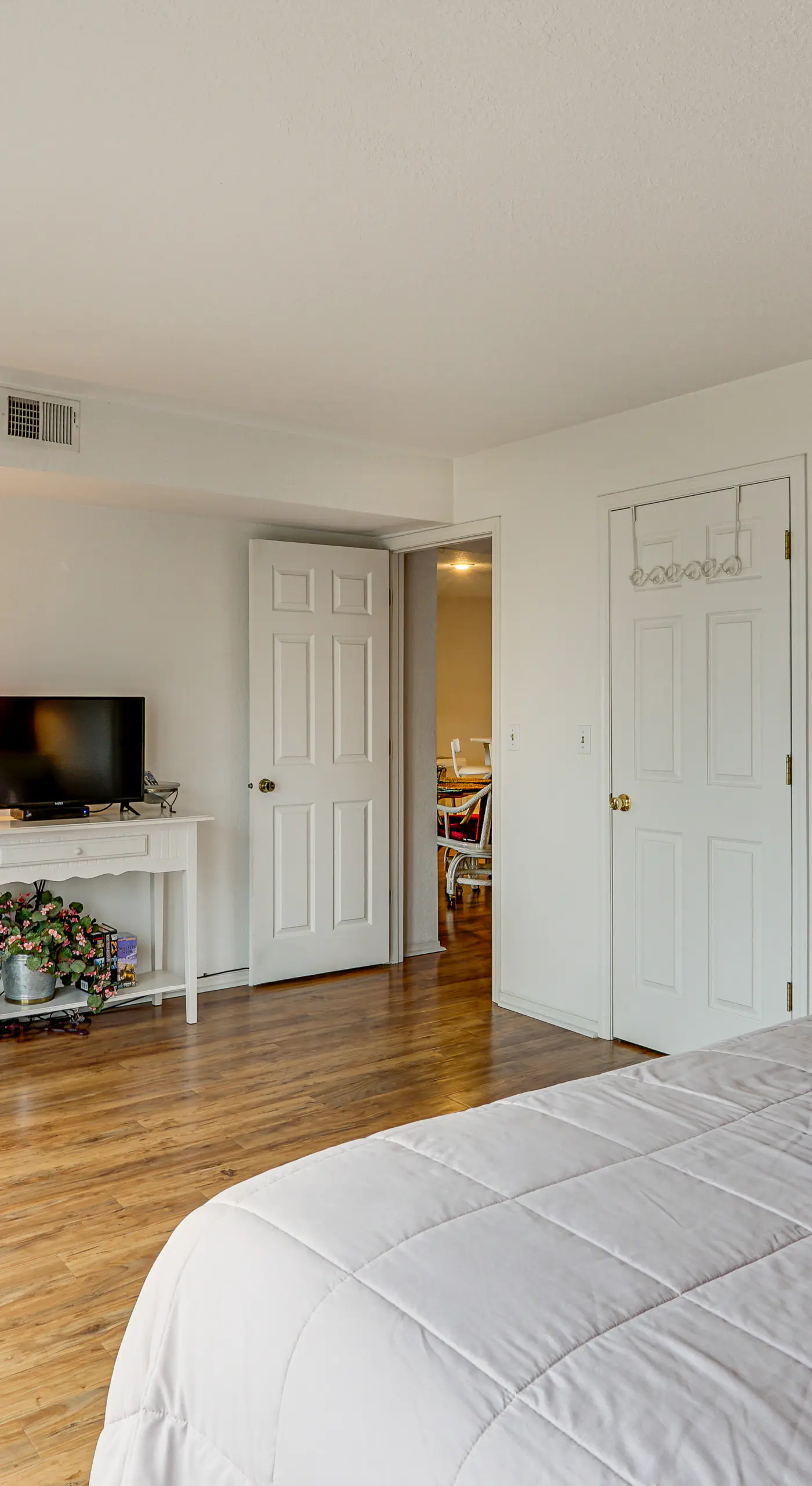 Main Channel View! Condo w/ Dock & Pool Access