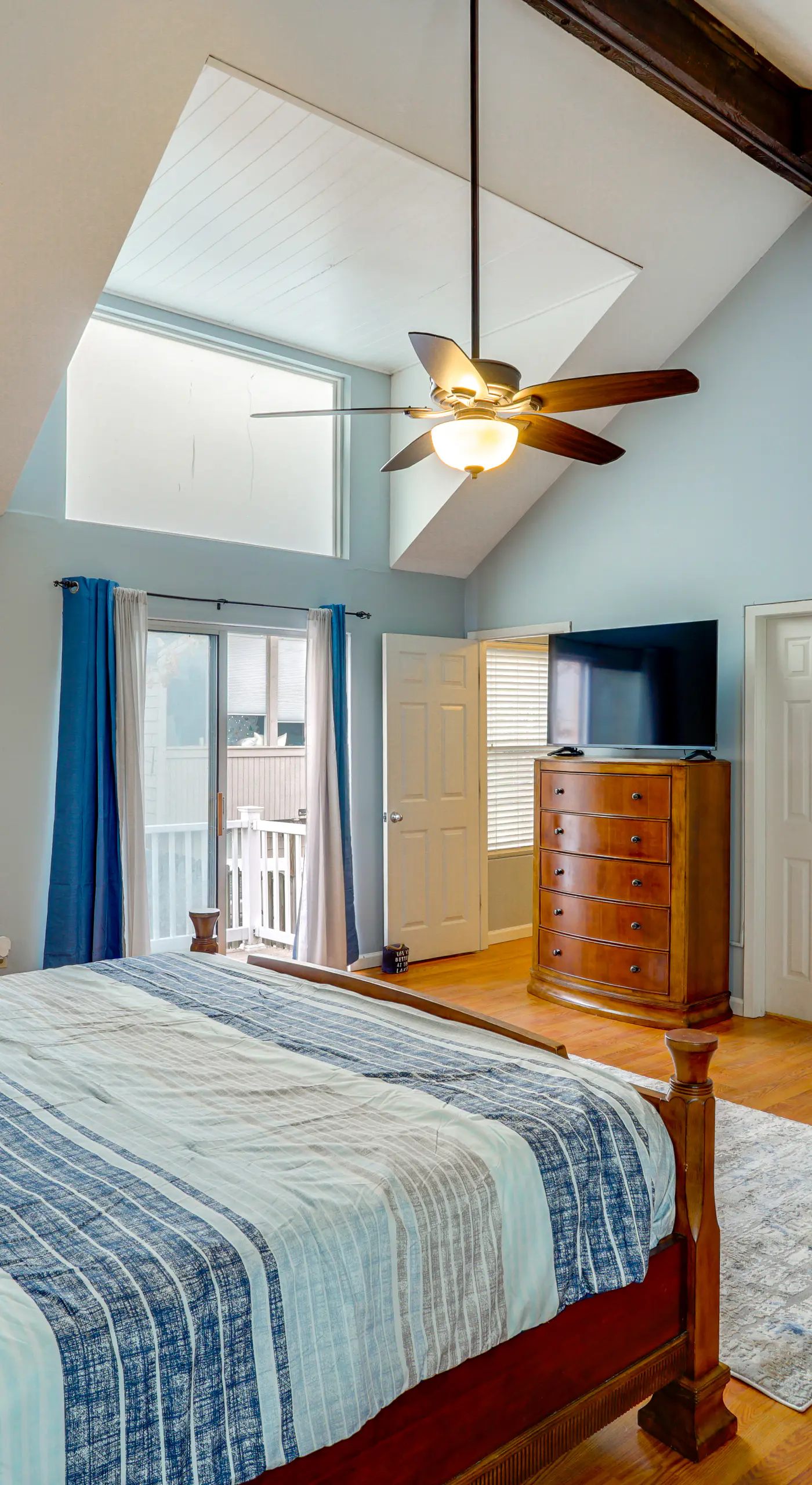 Lake Resort Access & On-Site Pool! Ozarks Getaway