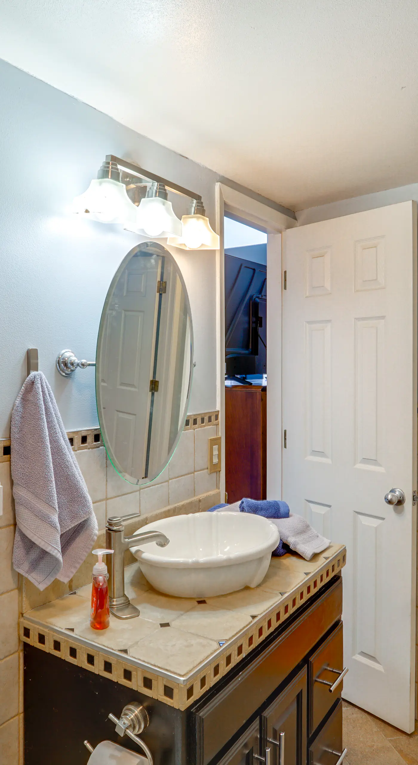 Lake Resort Access & On-Site Pool! Ozarks Getaway