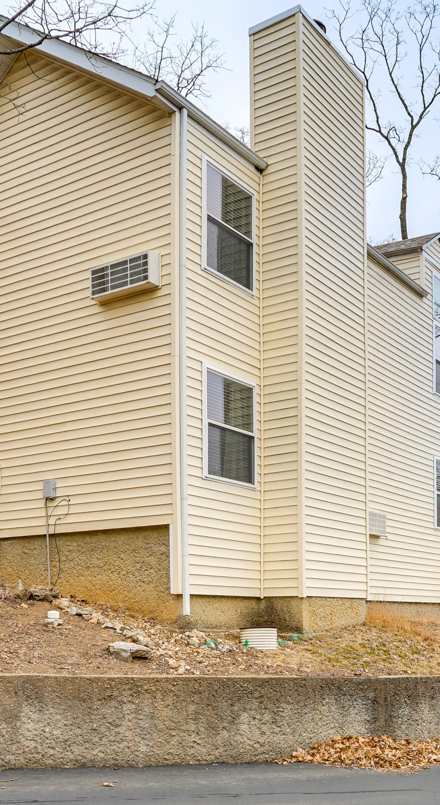 Lake Resort Access & On-Site Pool! Ozarks Getaway