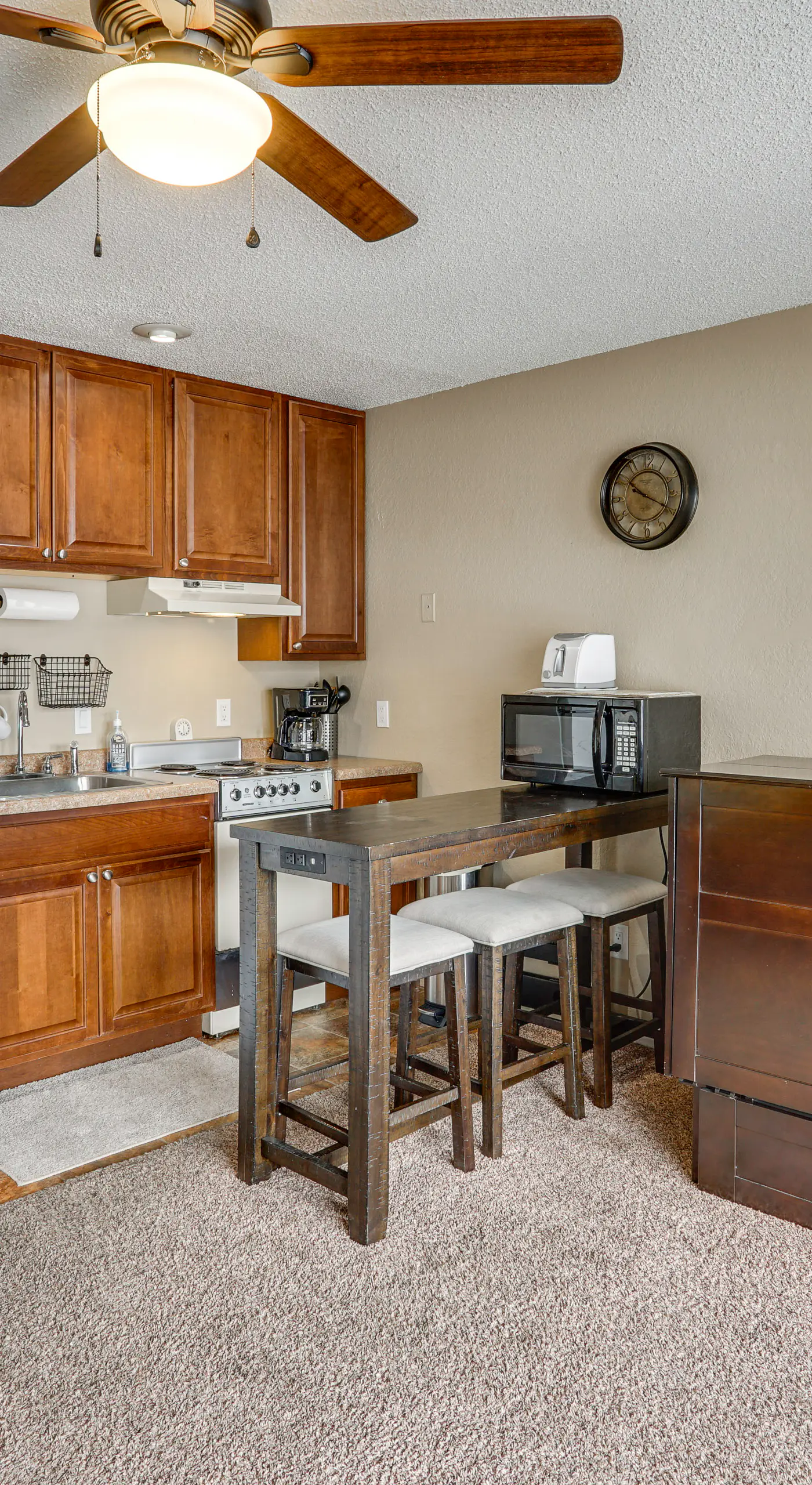 Resort Perks! Waterfront Lake of the Ozarks Gem