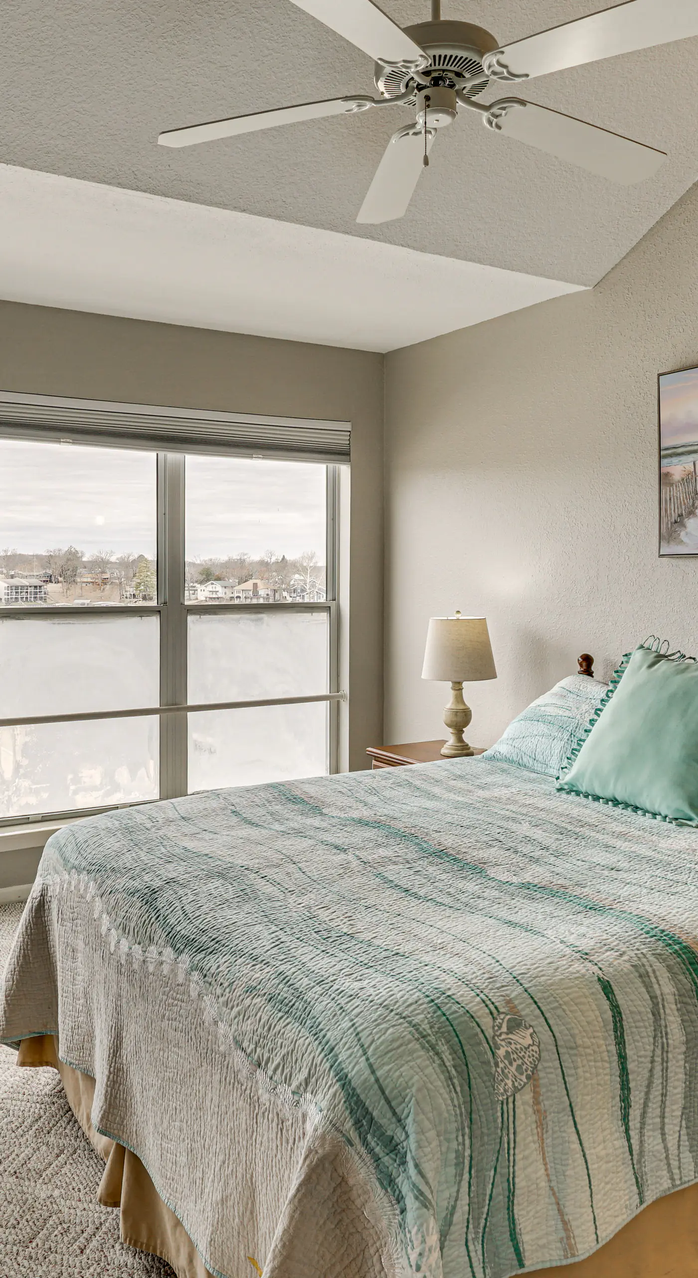 Pool & Beach Access: Lake of the Ozarks Condo