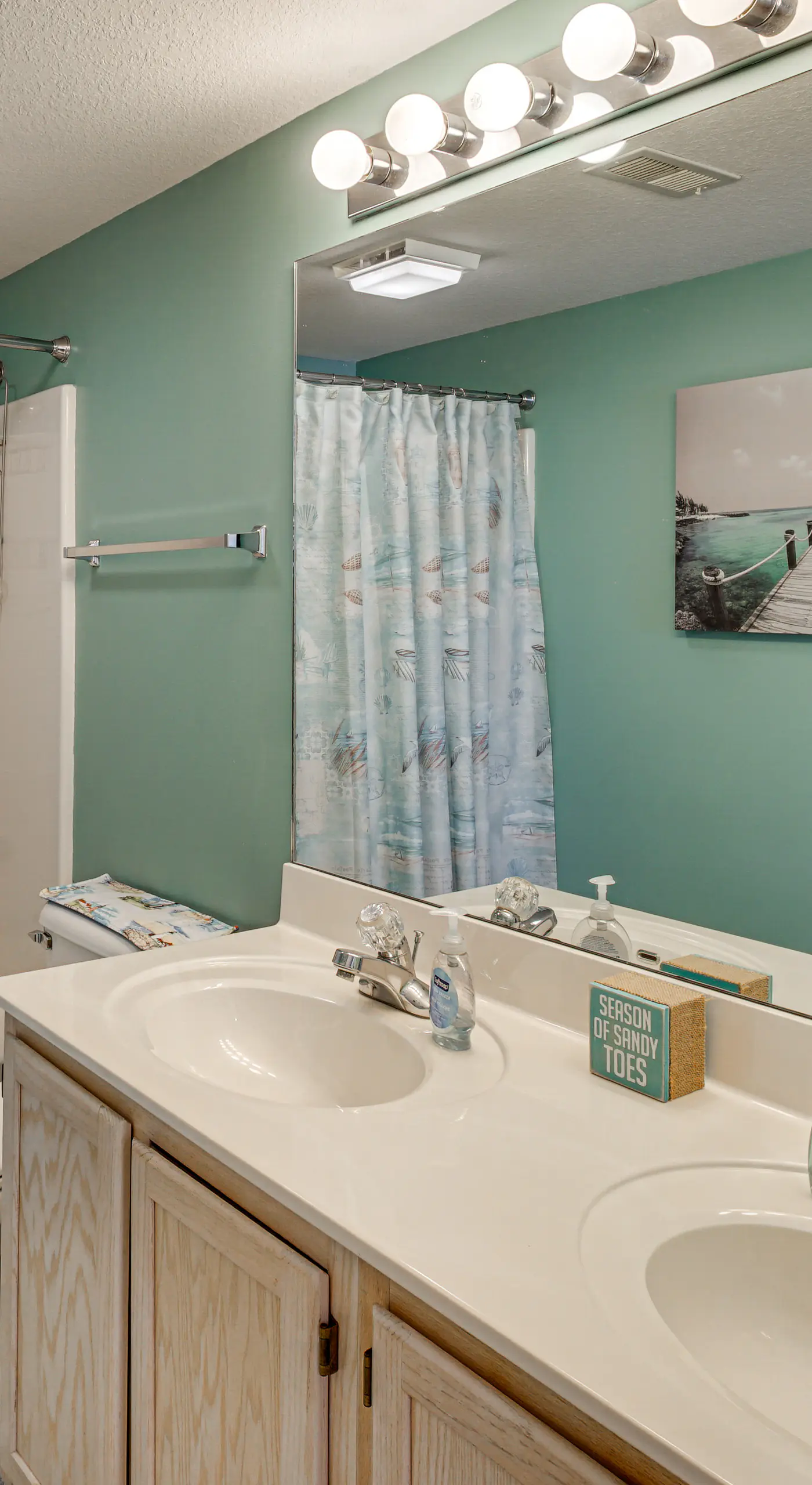 Pool & Beach Access: Lake of the Ozarks Condo