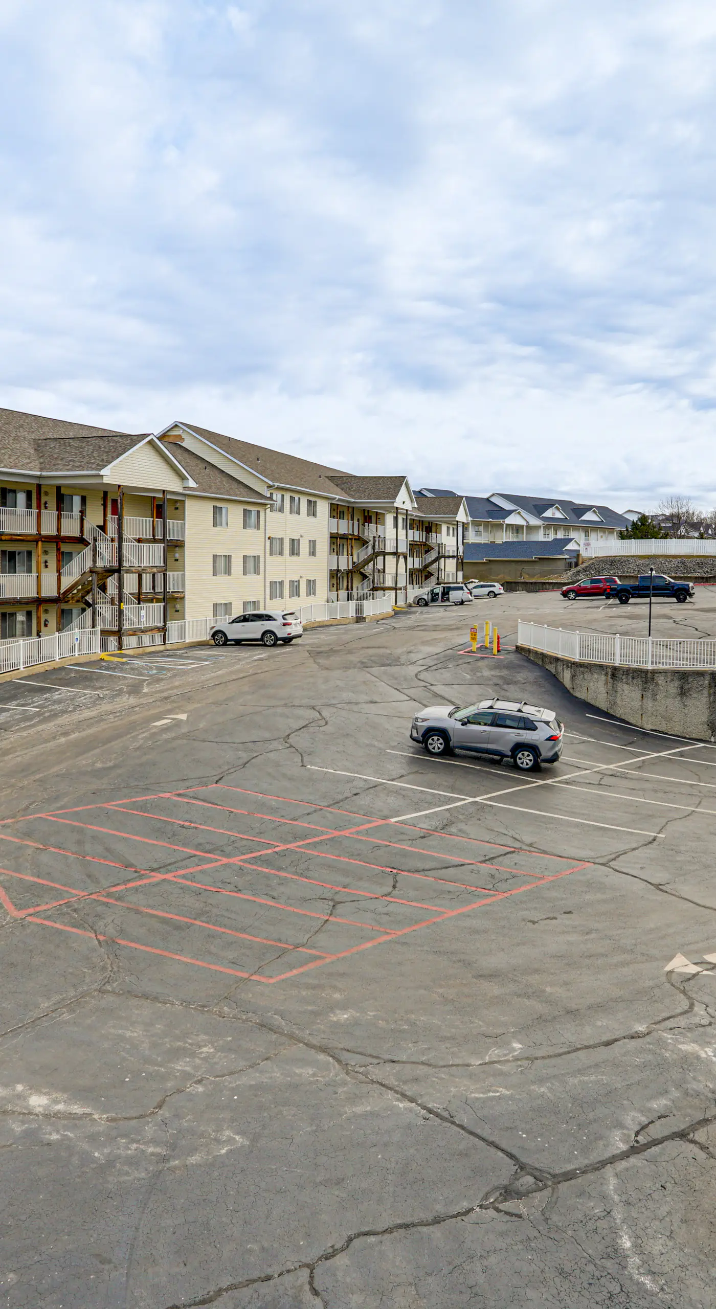 Pool & Beach Access: Lake of the Ozarks Condo