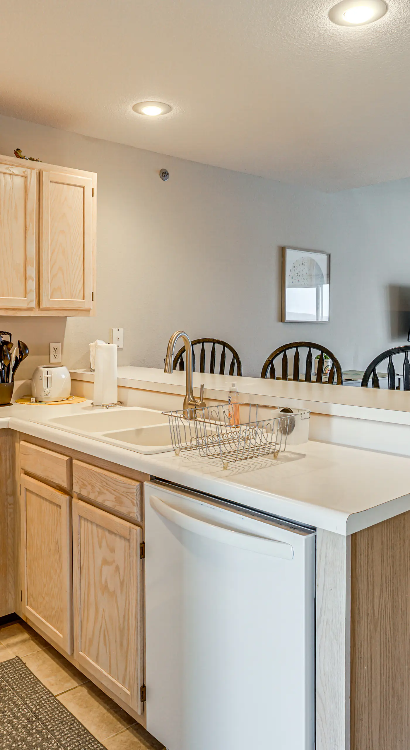Pool & Beach Access: Lake of the Ozarks Condo