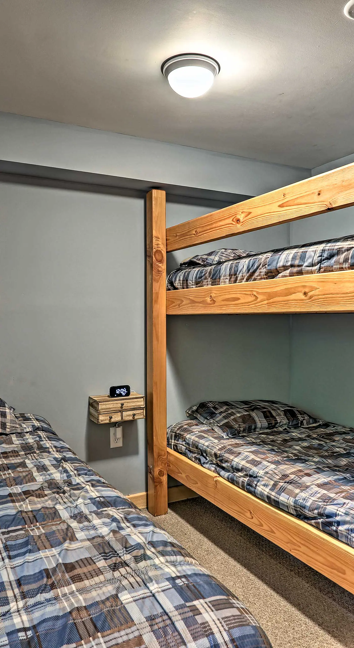 Pocono Lake House Near Skiing & Kalahari Resort!
