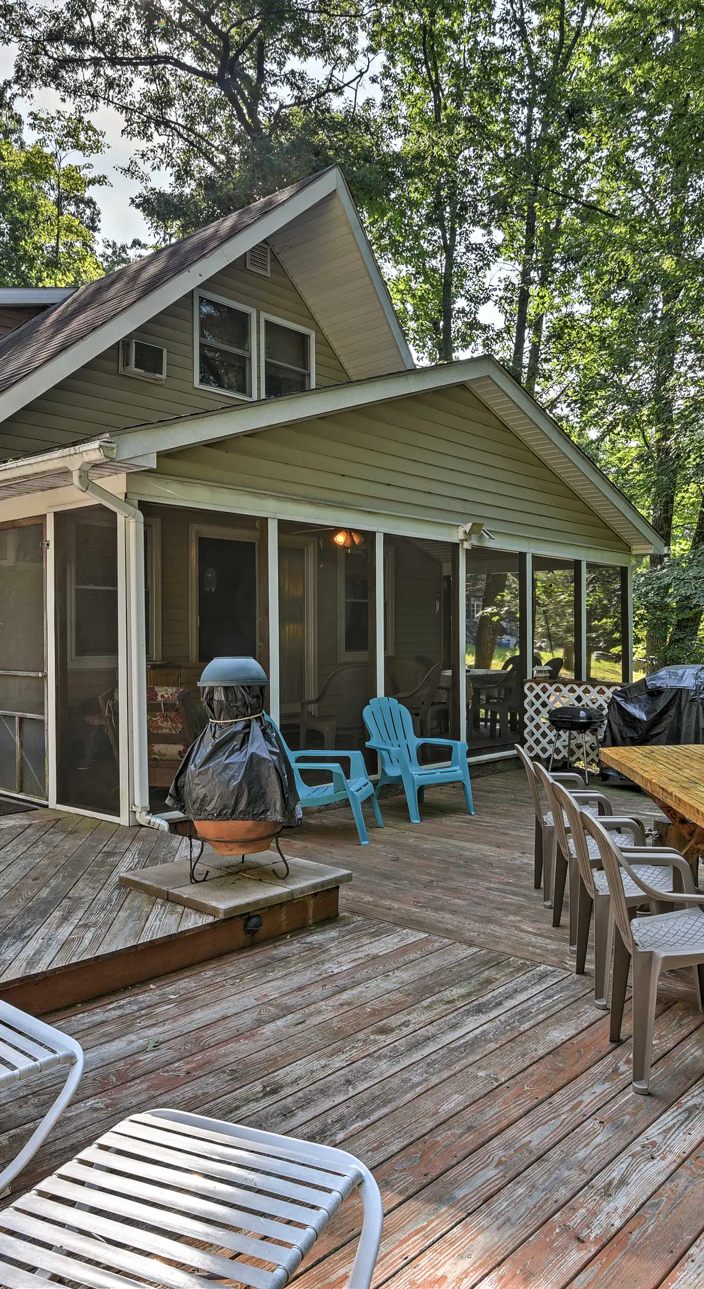1 Mi to Lake Wallenpaupack: Pocono Mountain Home!