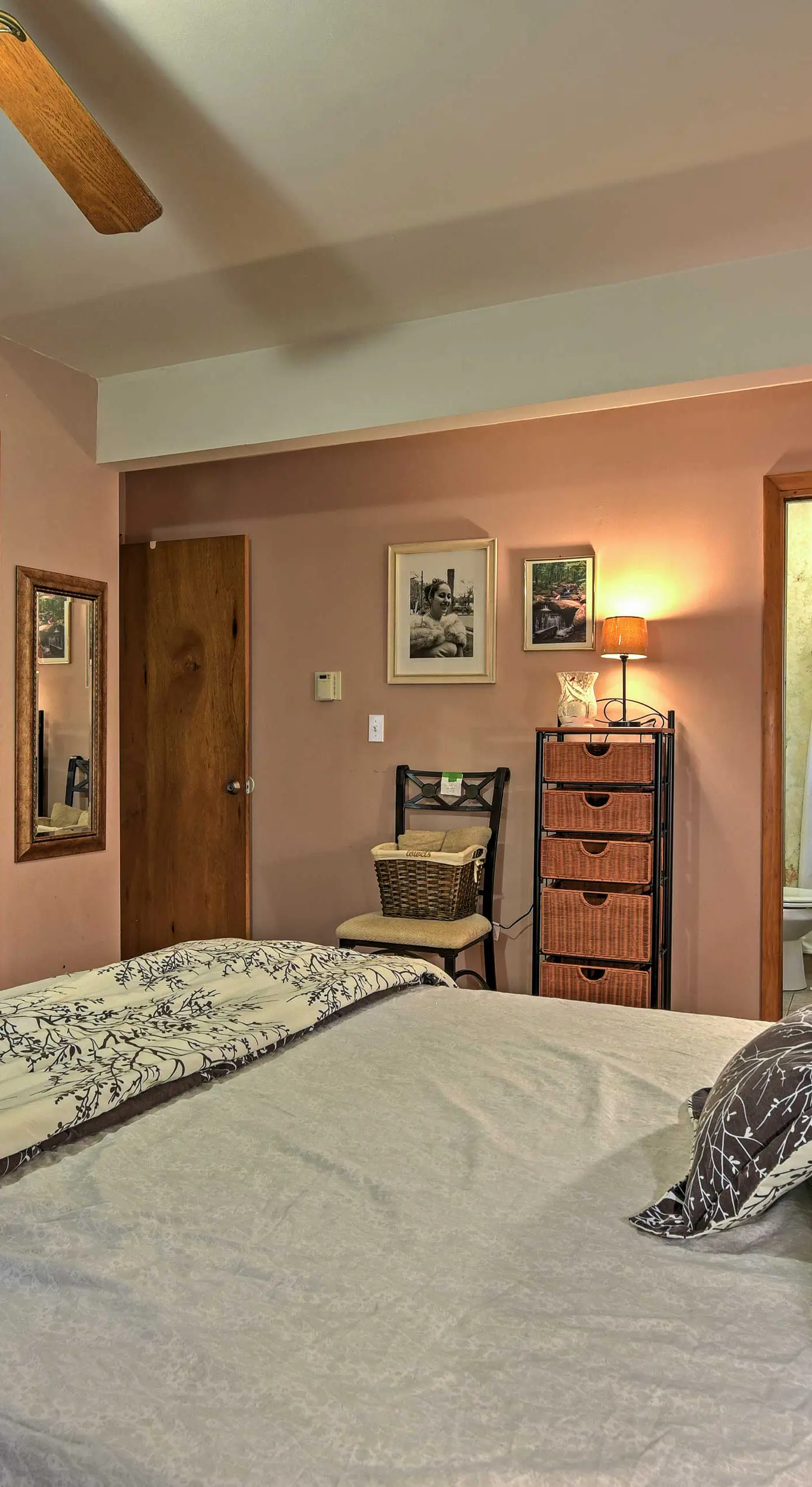 1 Mi to Lake Wallenpaupack: Pocono Mountain Home!