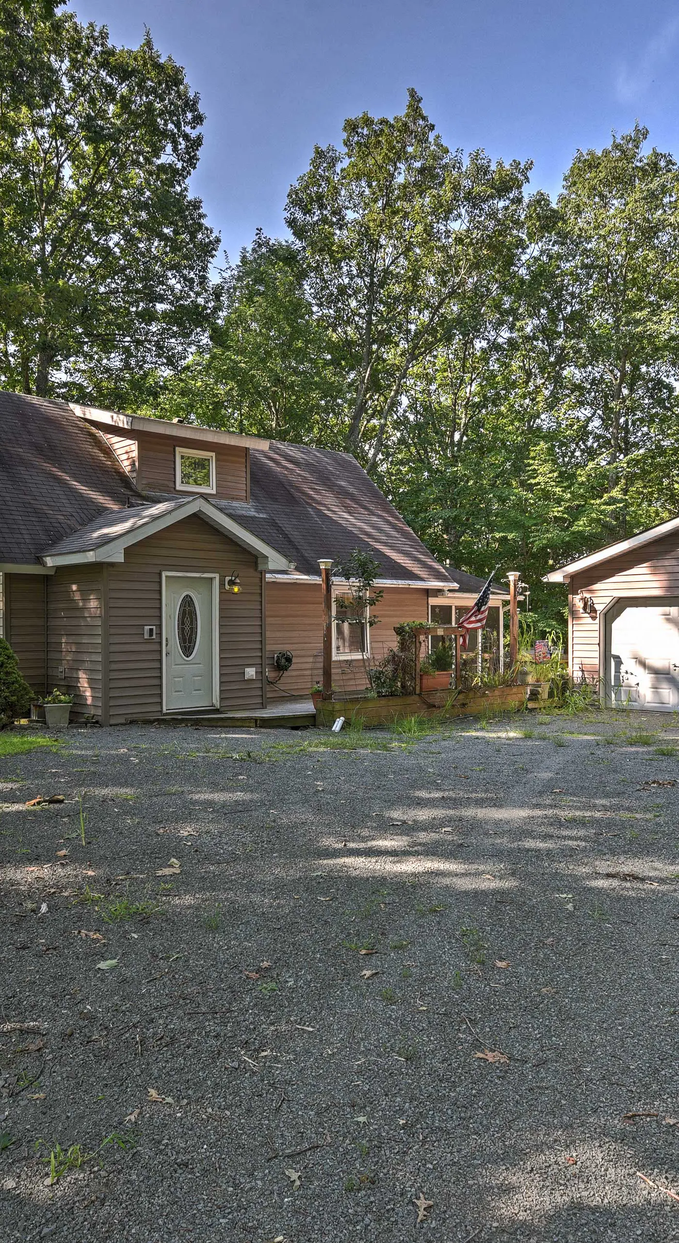1 Mi to Lake Wallenpaupack: Pocono Mountain Home!