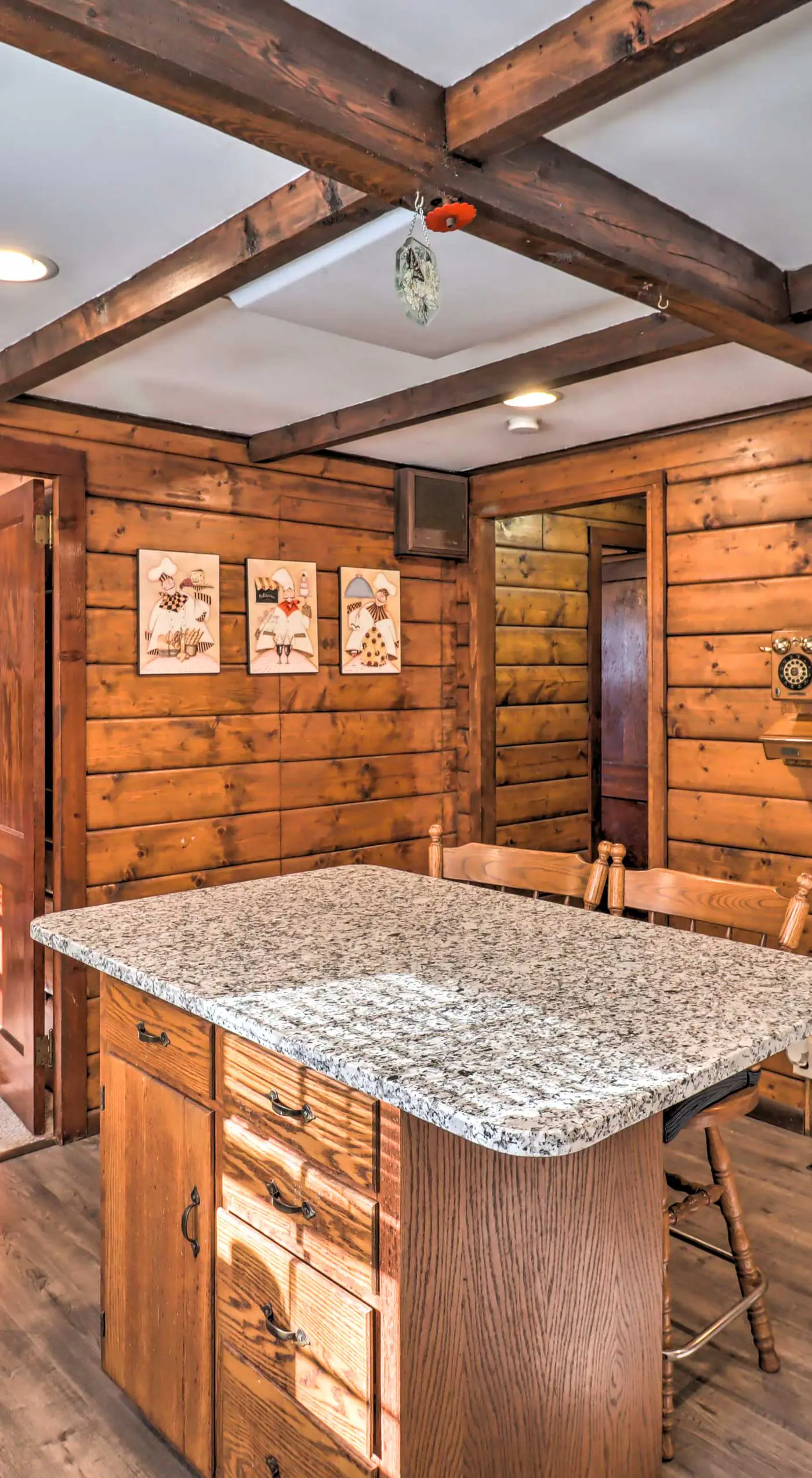 3 Mi to Slopes! Hot Tub Haven Near Lake Harmony