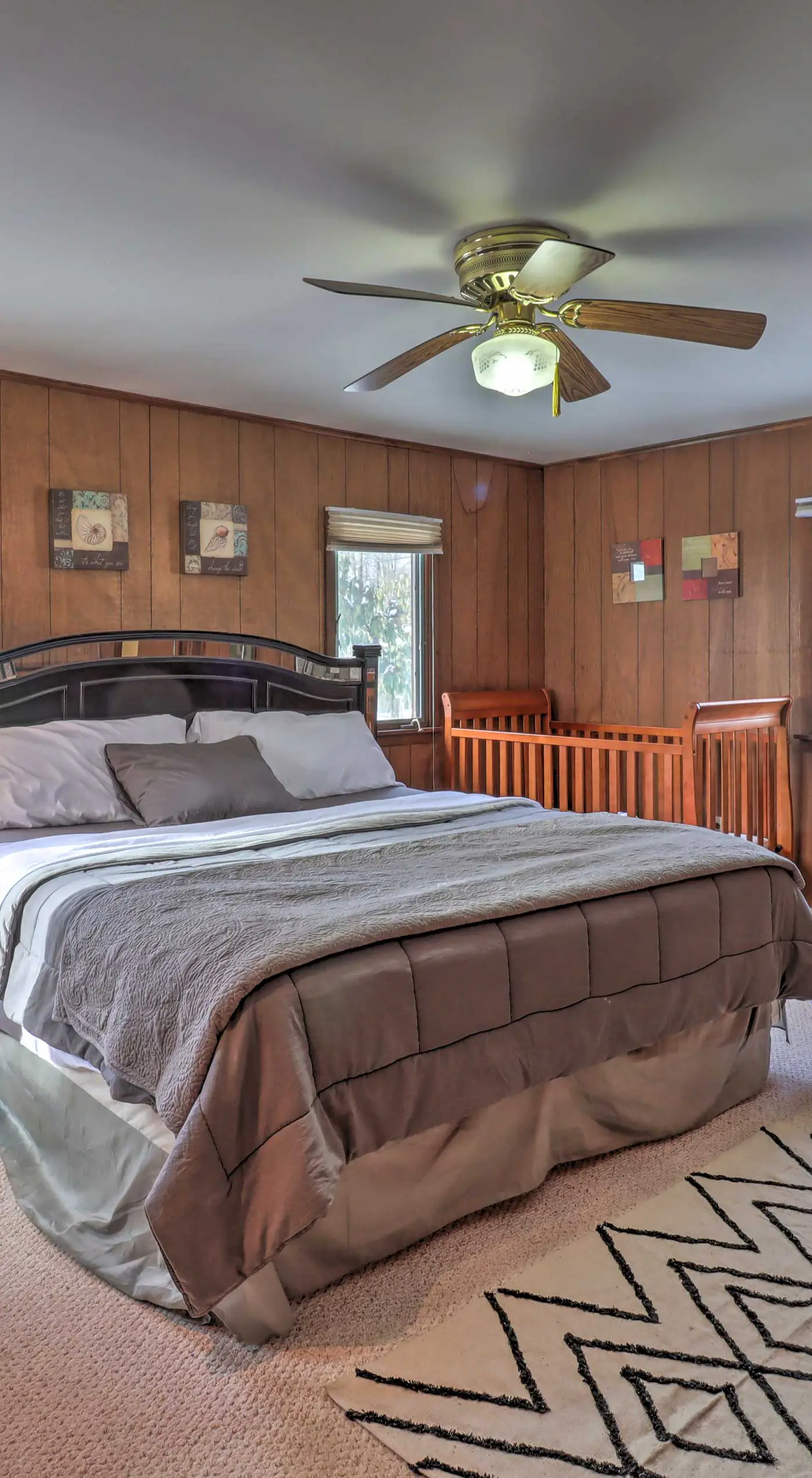 3 Mi to Slopes! Hot Tub Haven Near Lake Harmony