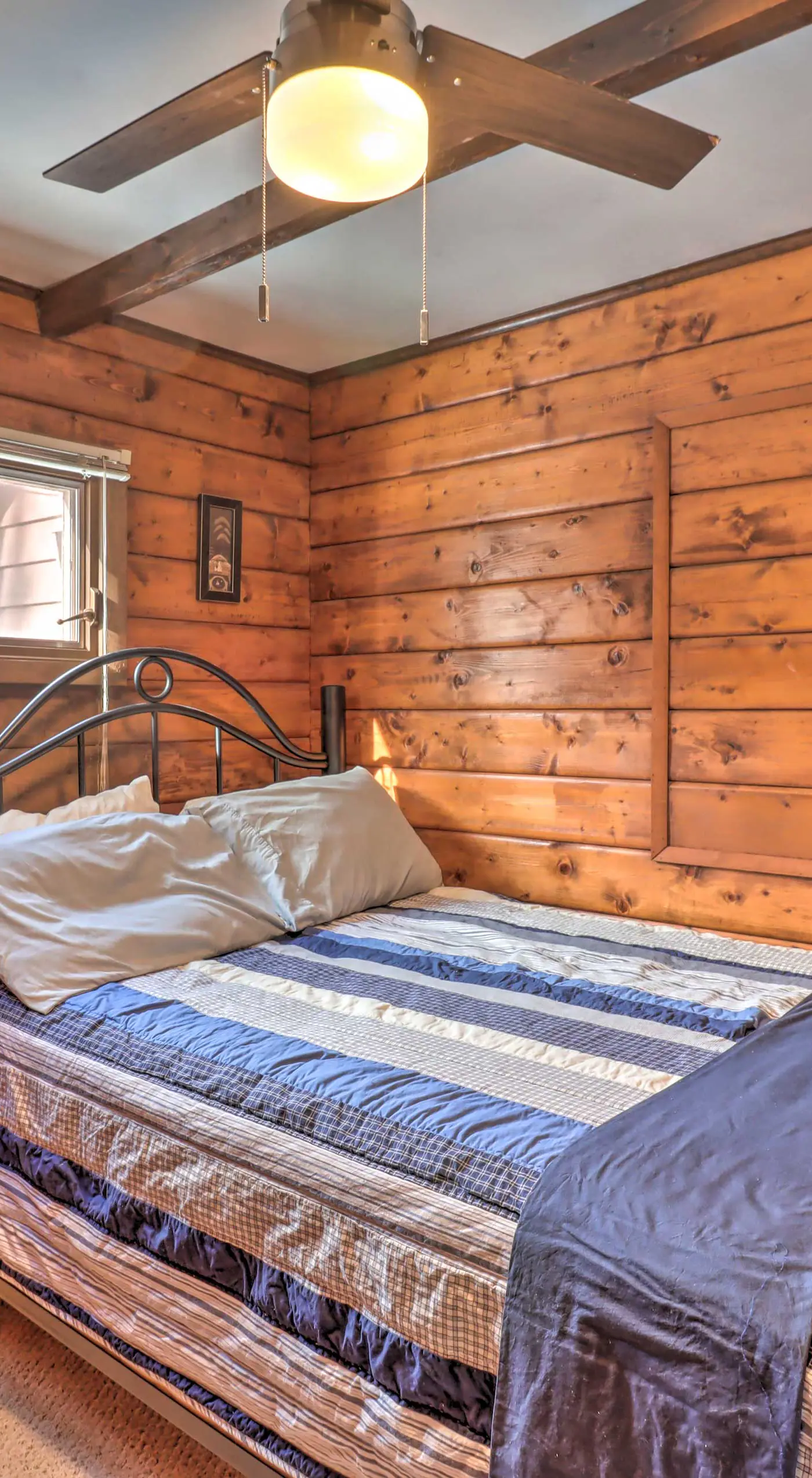 3 Mi to Slopes! Hot Tub Haven Near Lake Harmony