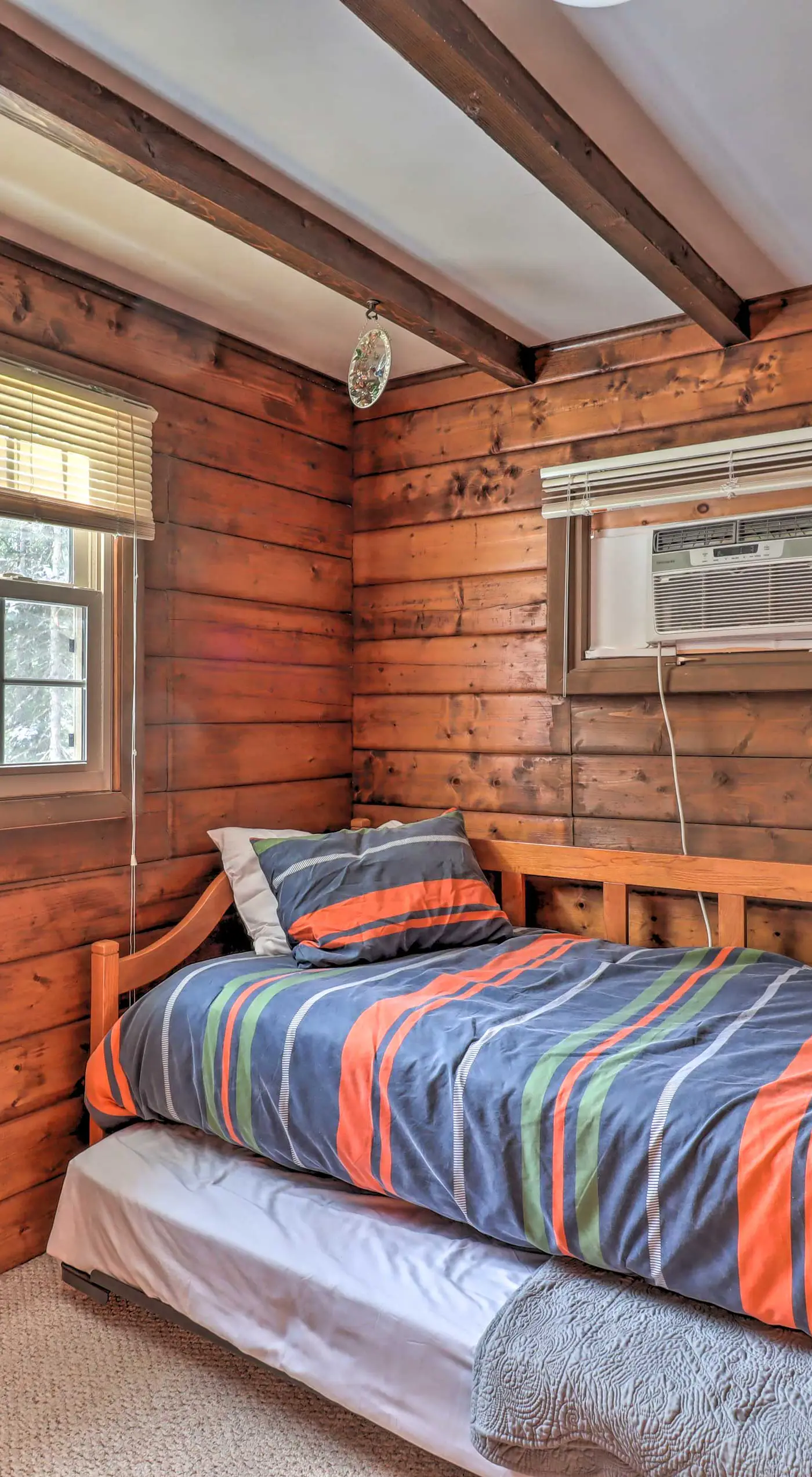 3 Mi to Slopes! Hot Tub Haven Near Lake Harmony