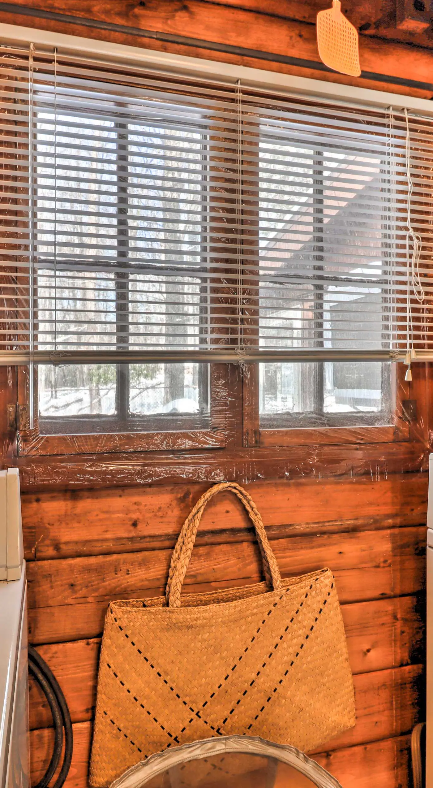 3 Mi to Slopes! Hot Tub Haven Near Lake Harmony