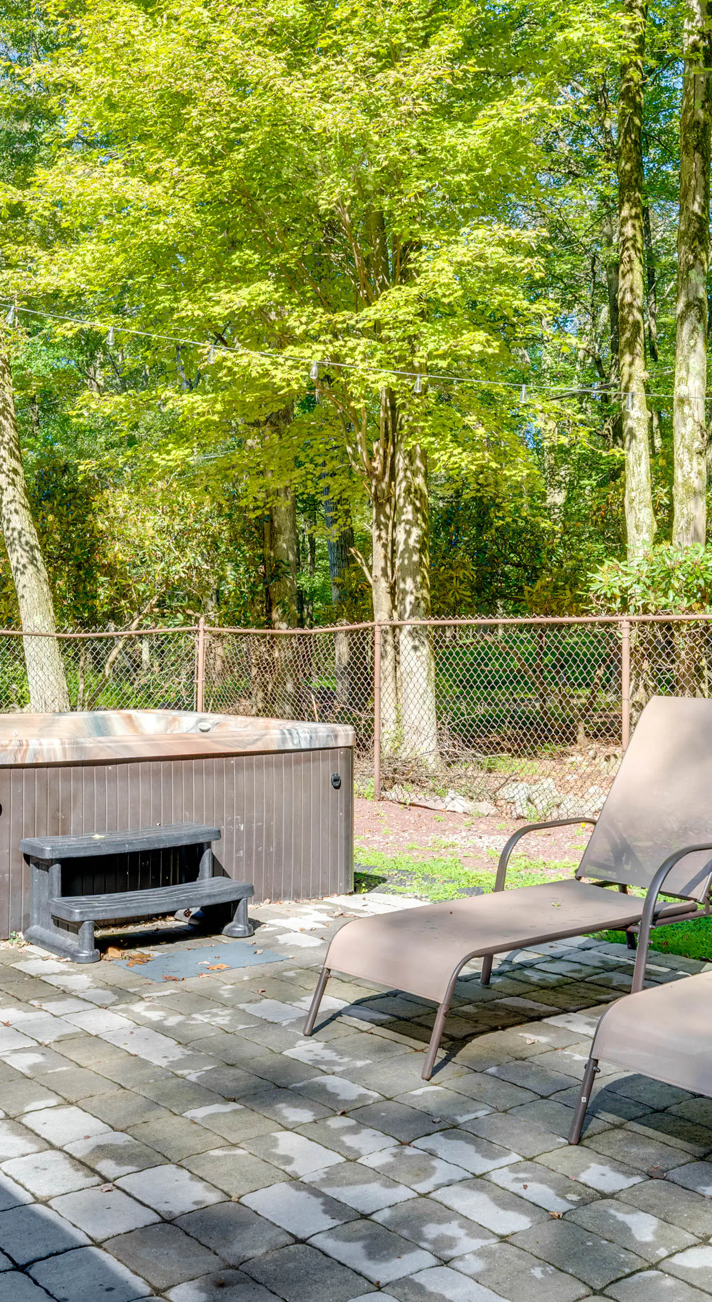 3 Mi to Slopes! Hot Tub Haven Near Lake Harmony