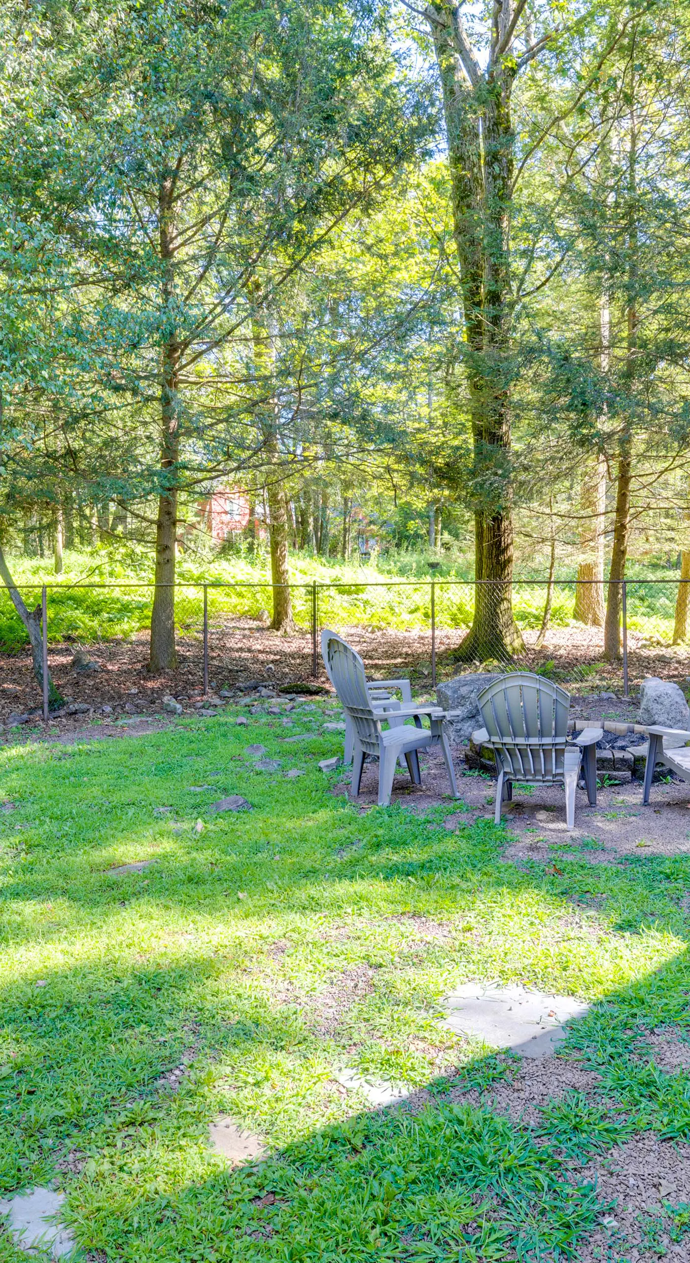 3 Mi to Slopes! Hot Tub Haven Near Lake Harmony