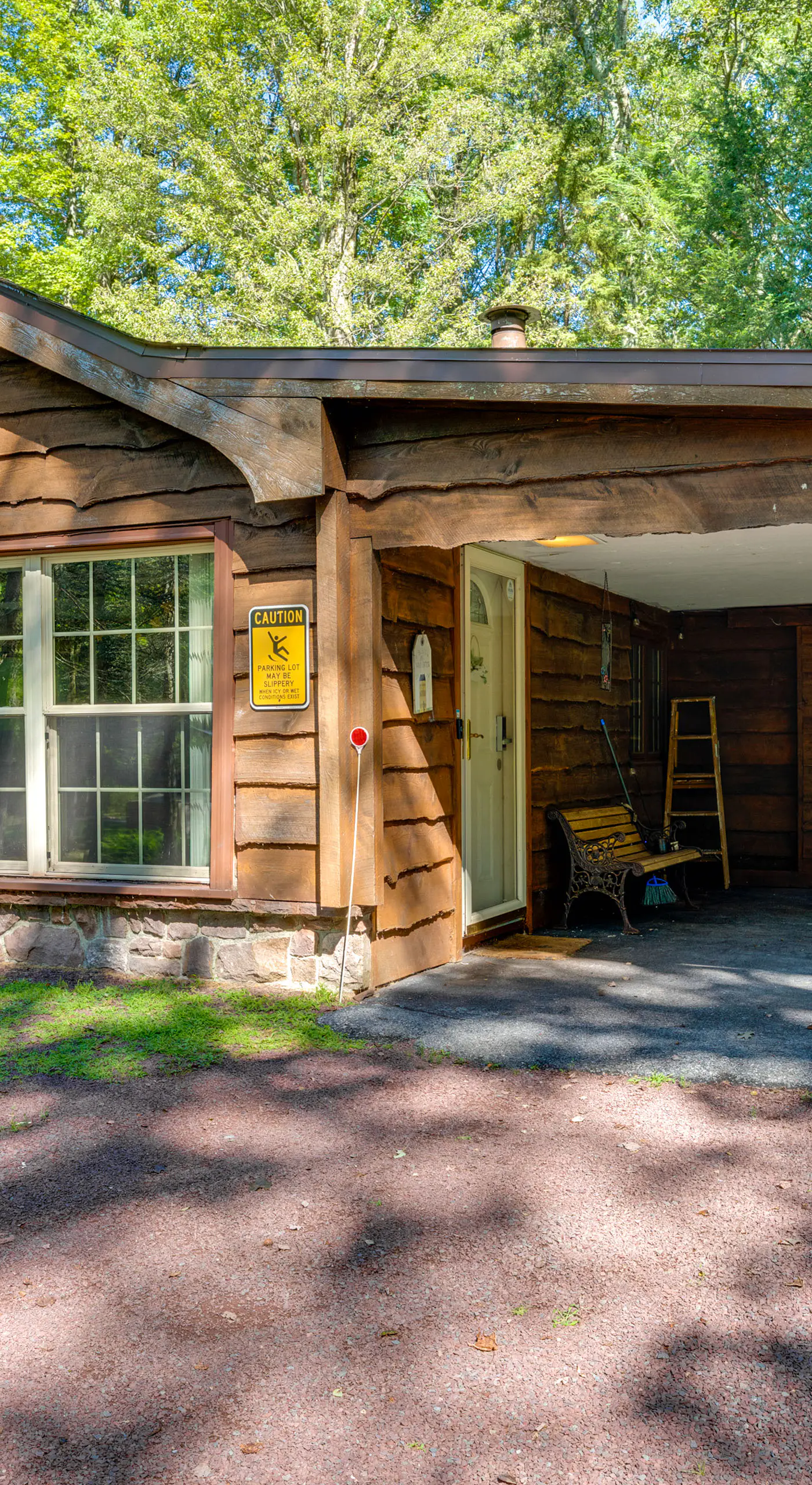 3 Mi to Slopes! Hot Tub Haven Near Lake Harmony