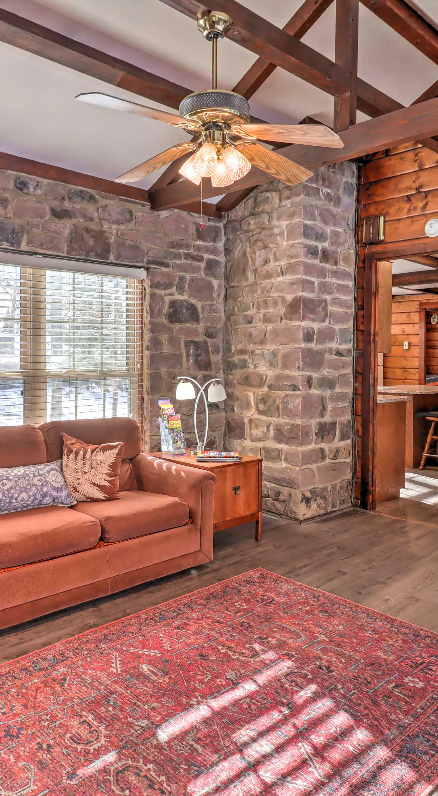 3 Mi to Slopes! Hot Tub Haven Near Lake Harmony