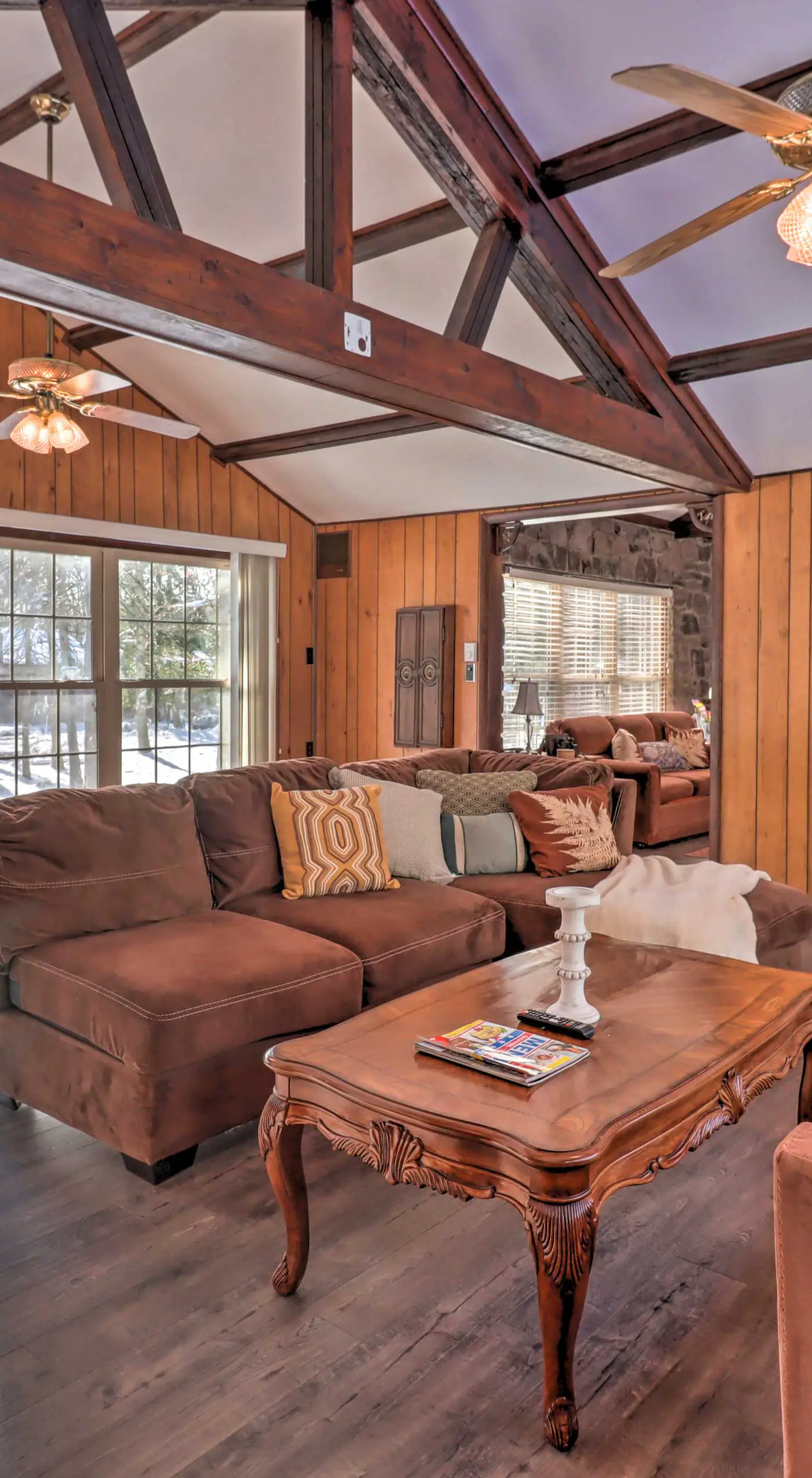 3 Mi to Slopes! Hot Tub Haven Near Lake Harmony