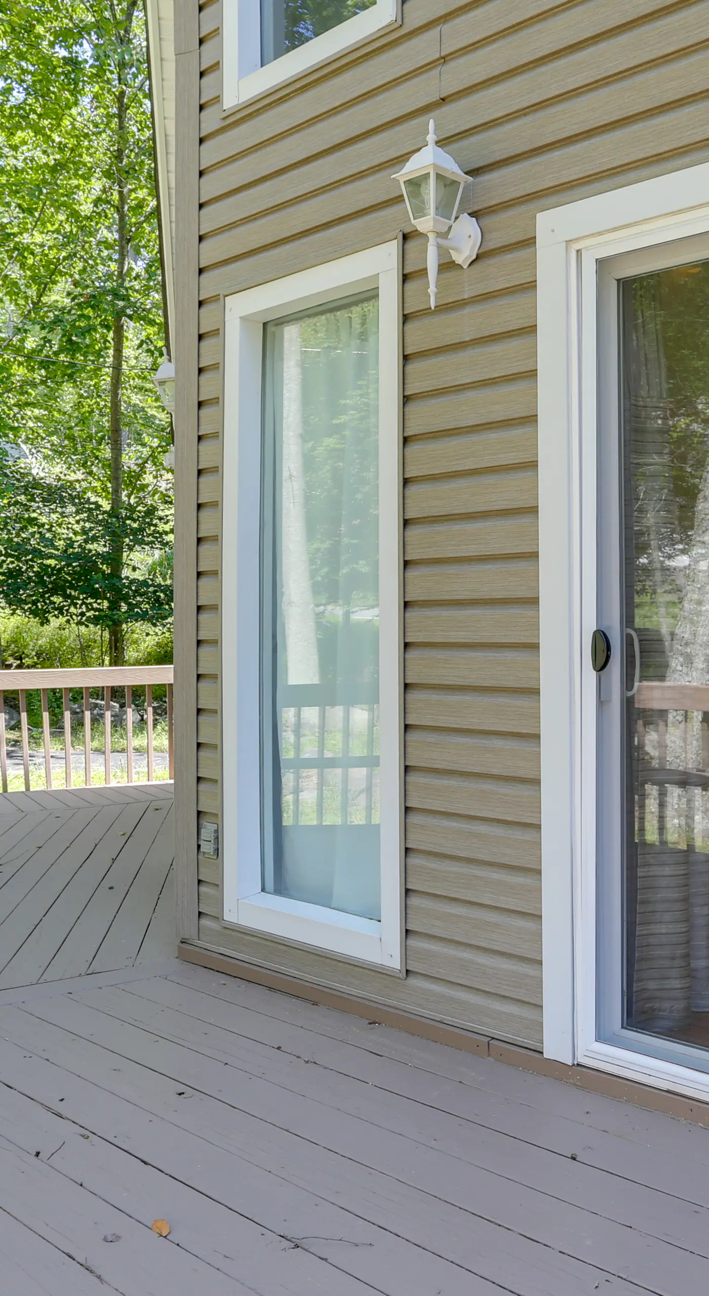 Pools, Hot Tub & More: Bushkill Mountain Getaway!