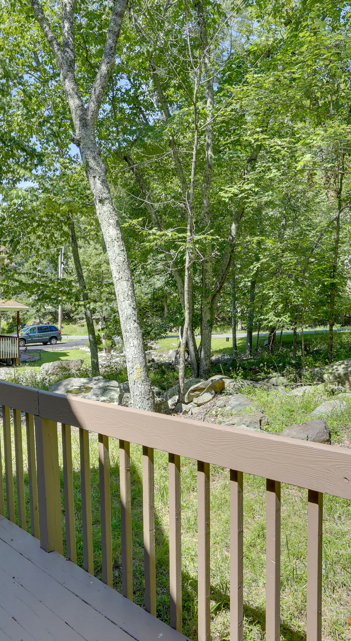 Pools, Hot Tub & More: Bushkill Mountain Getaway!