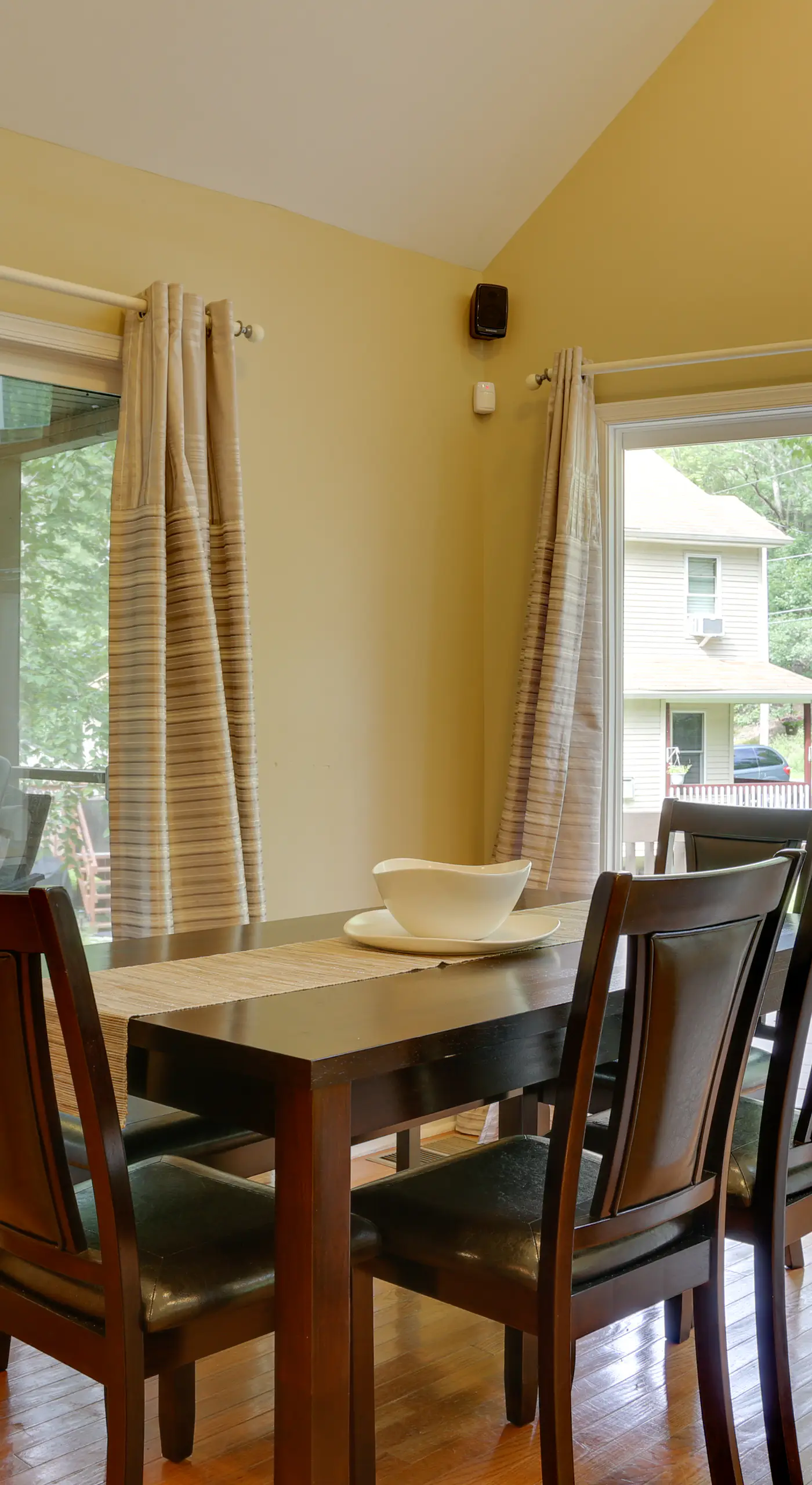Pools, Hot Tub & More: Bushkill Mountain Getaway!