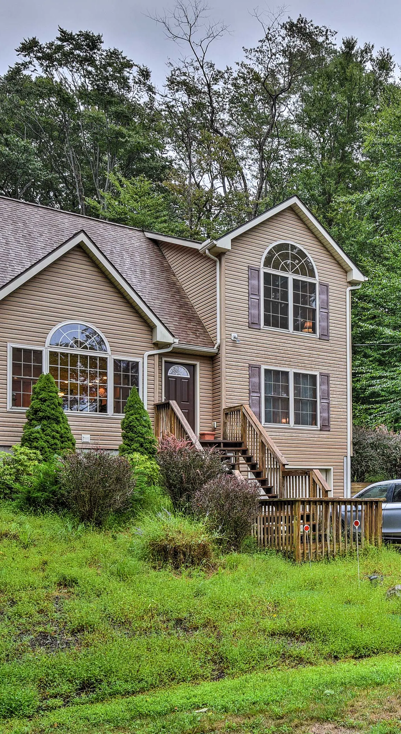 Pocono Mountain Home w/ 3 Community Lakes!