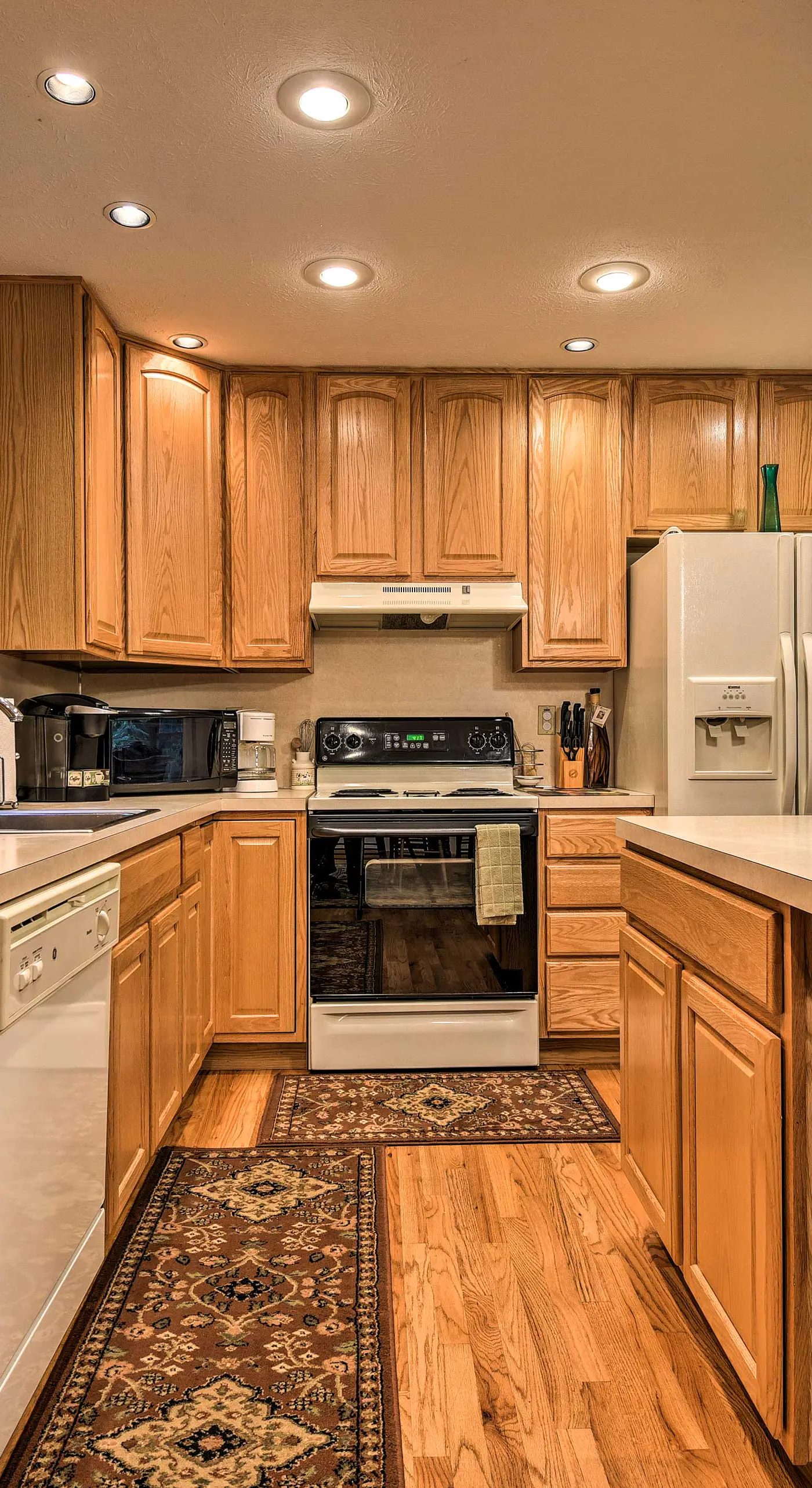 Pocono Mountain Home w/ 3 Community Lakes!