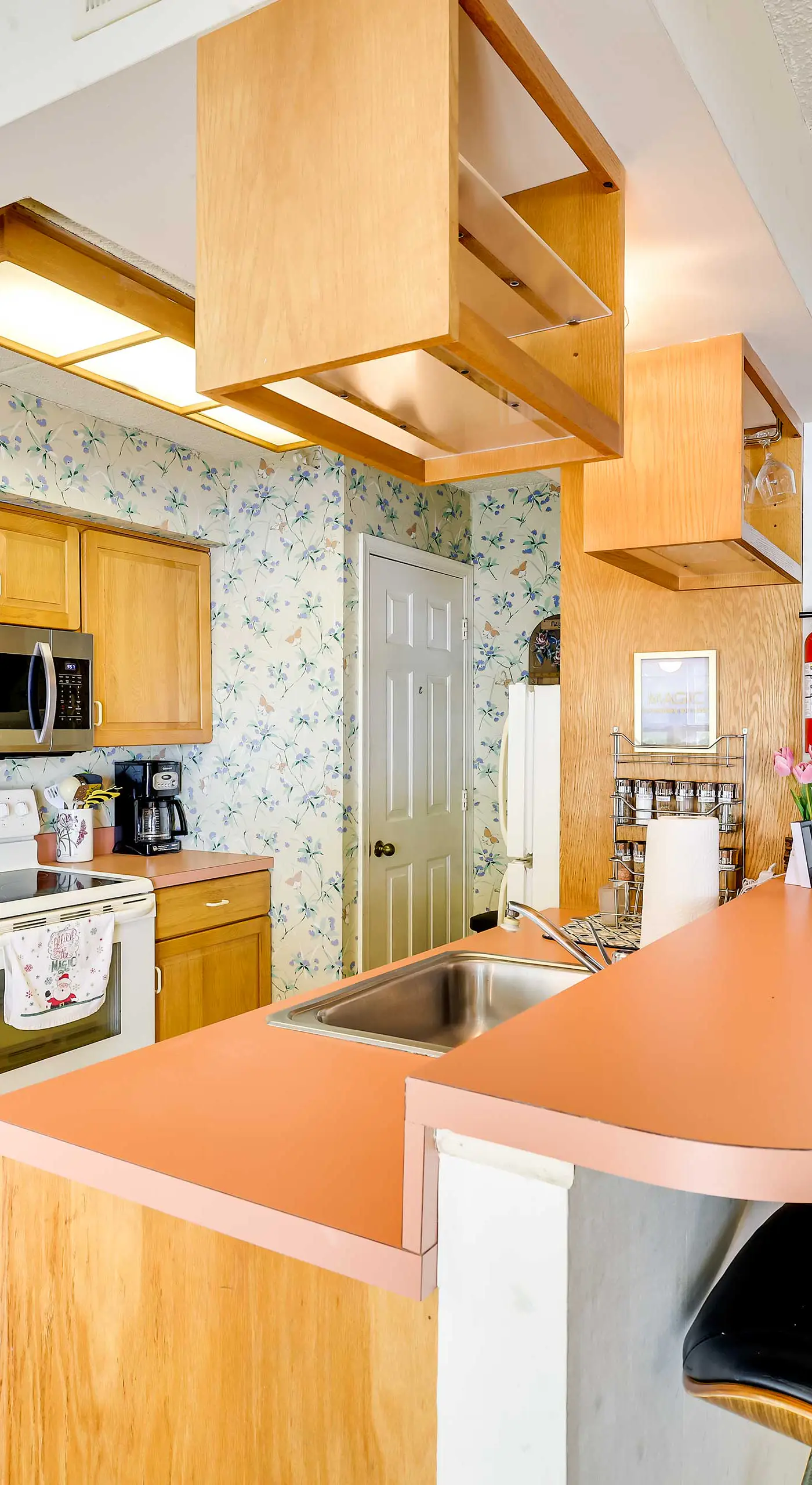 1 Mi to Big Boulder: Lakefront Unit w/ Pool Access