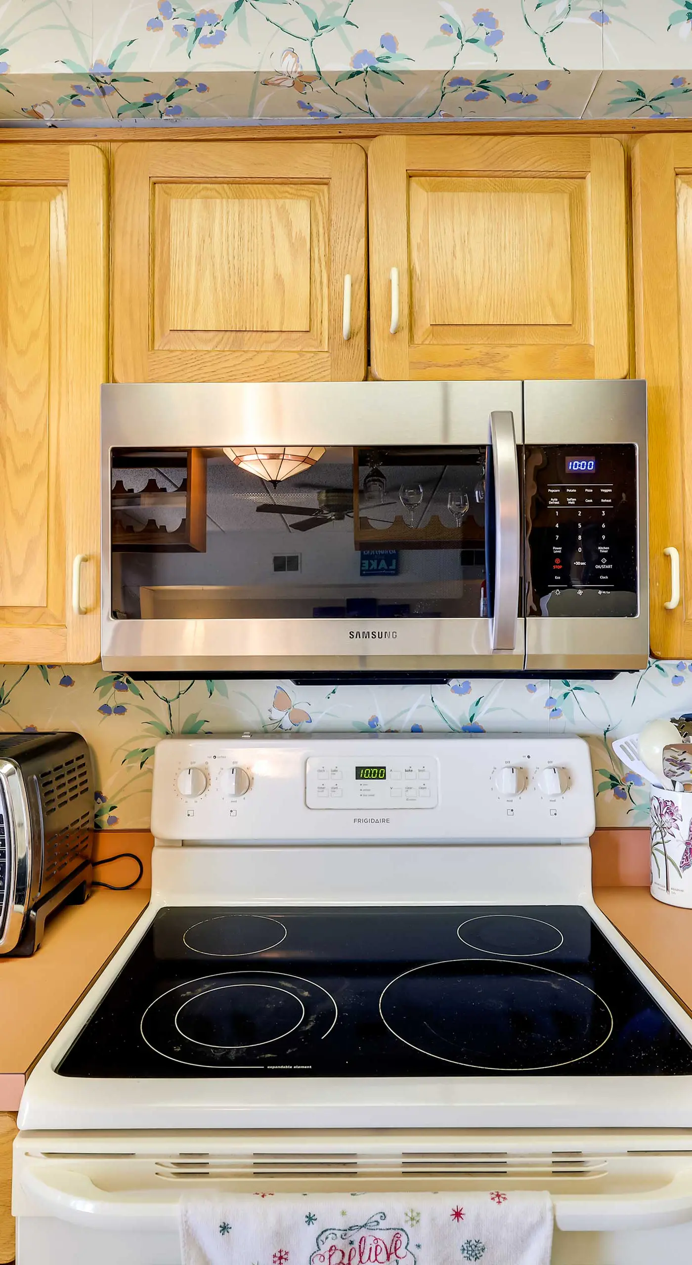 1 Mi to Big Boulder: Lakefront Unit w/ Pool Access