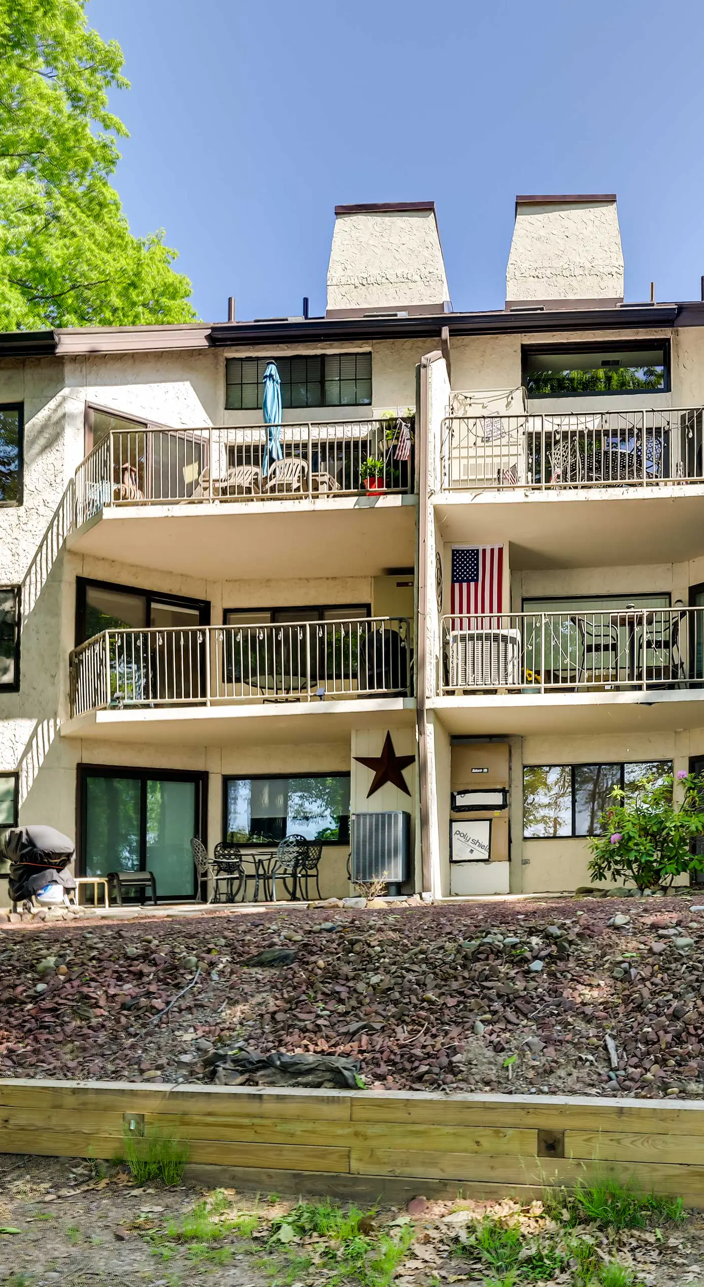 1 Mi to Big Boulder: Lakefront Unit w/ Pool Access