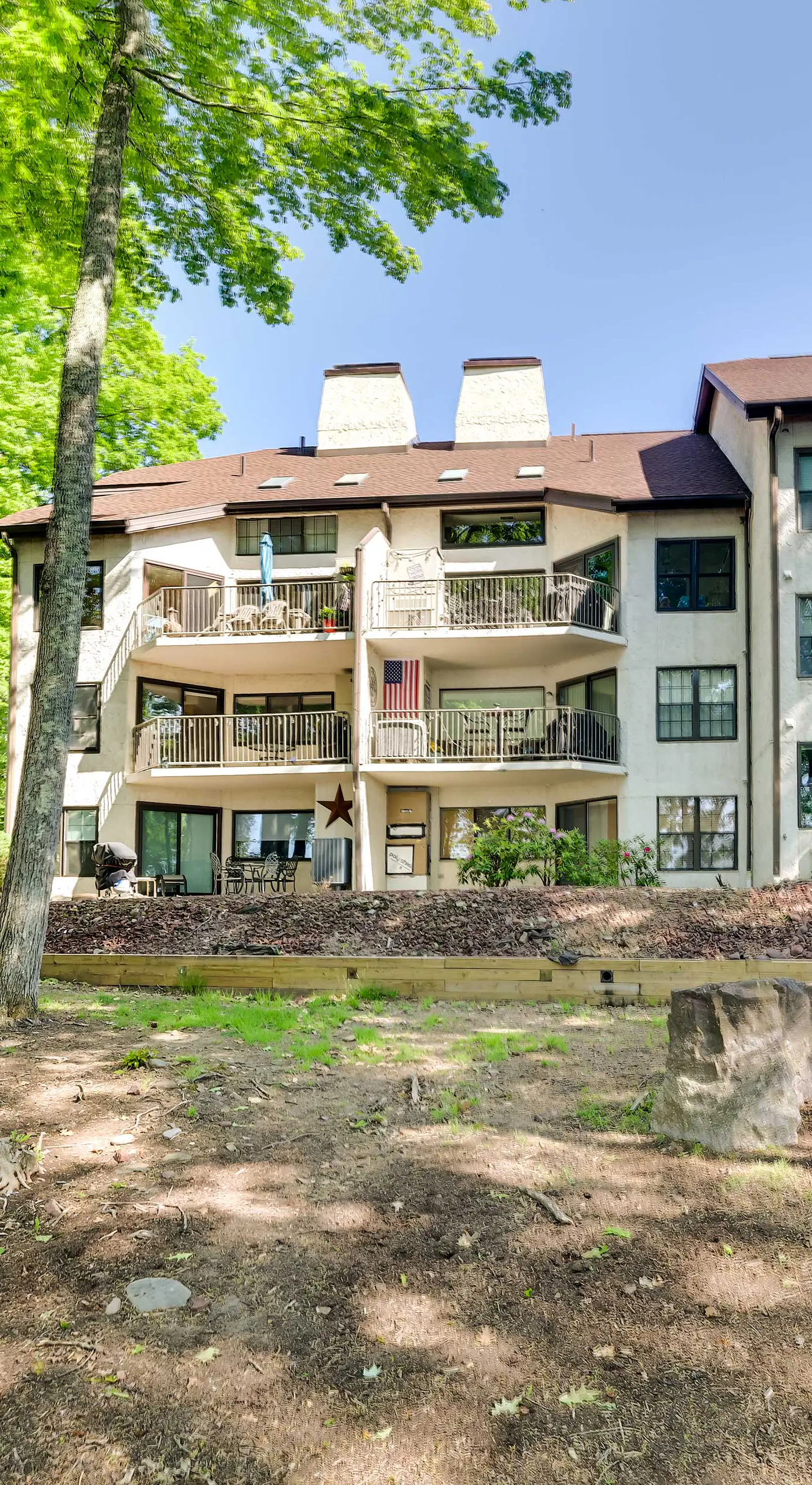 1 Mi to Big Boulder: Lakefront Unit w/ Pool Access