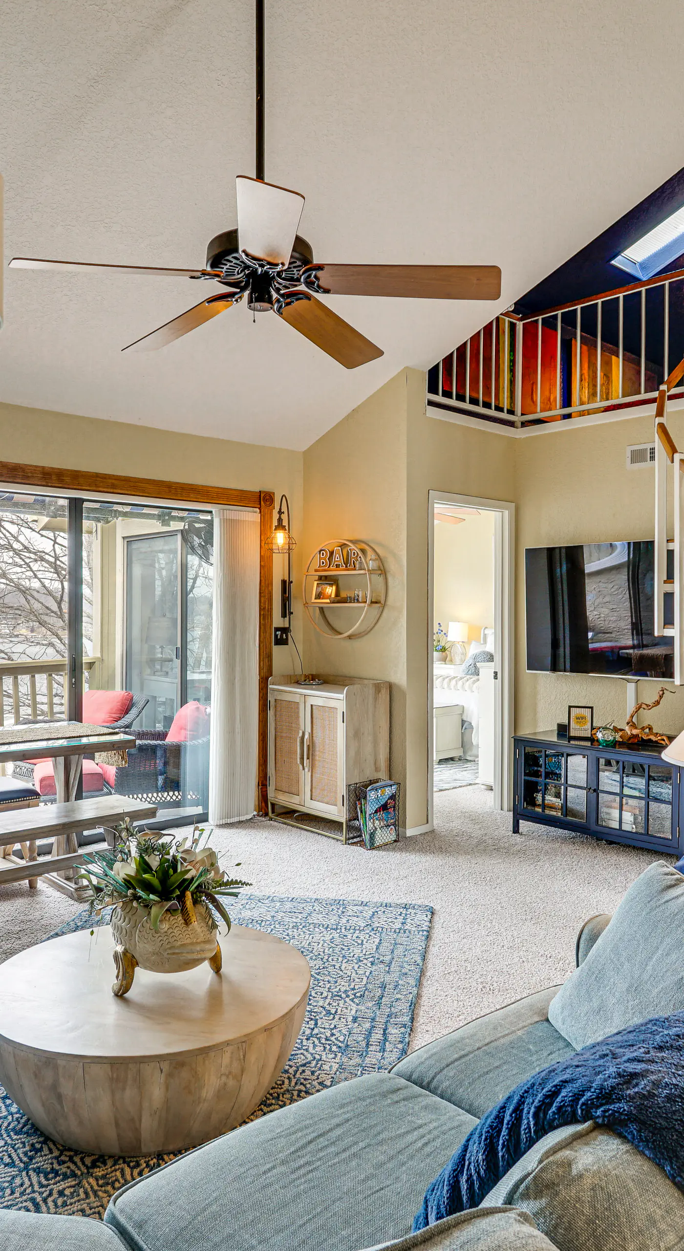 180 Main Channel View! Poolside Apt in Osage Beach