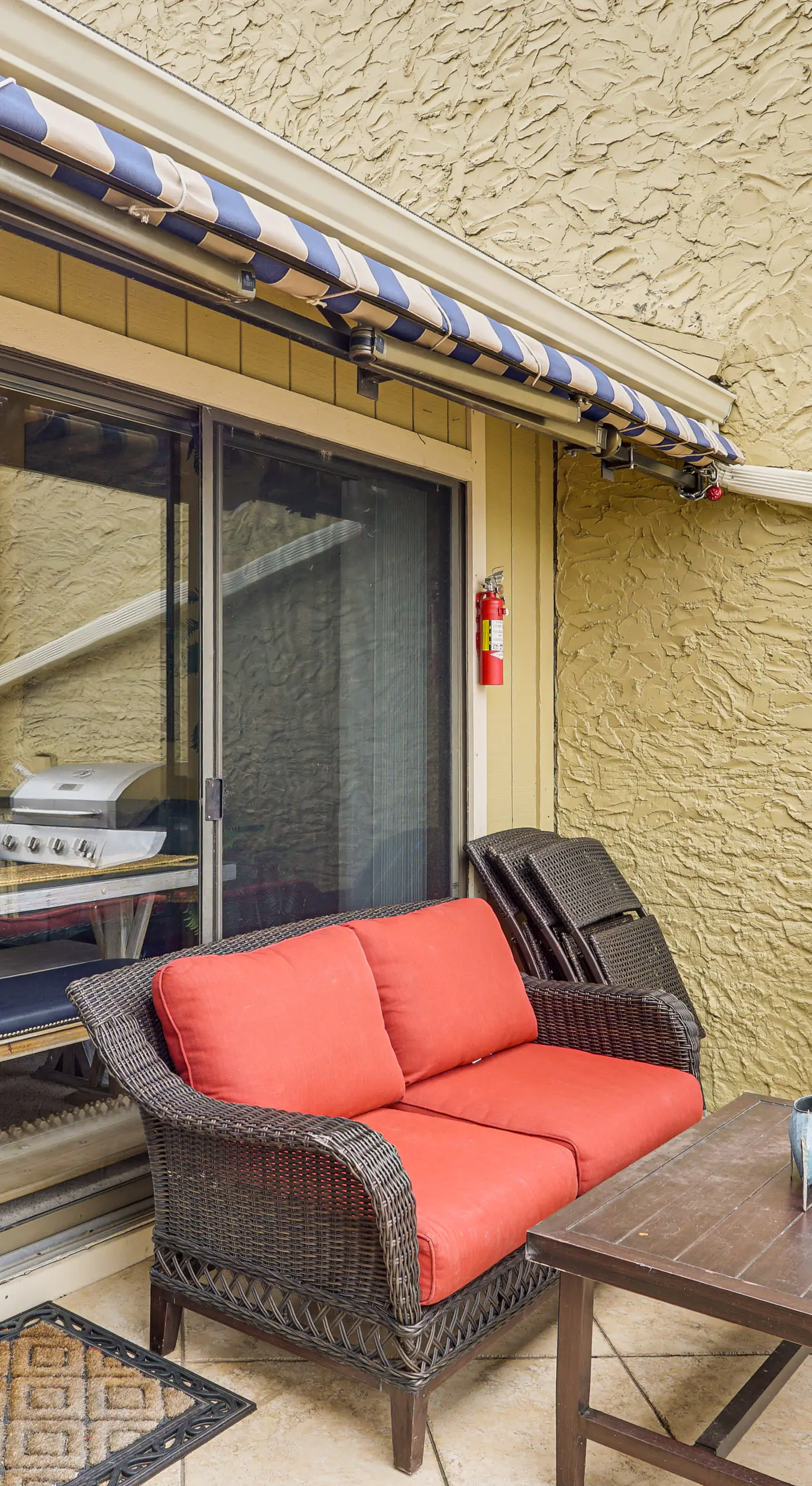 180 Main Channel View! Poolside Apt in Osage Beach