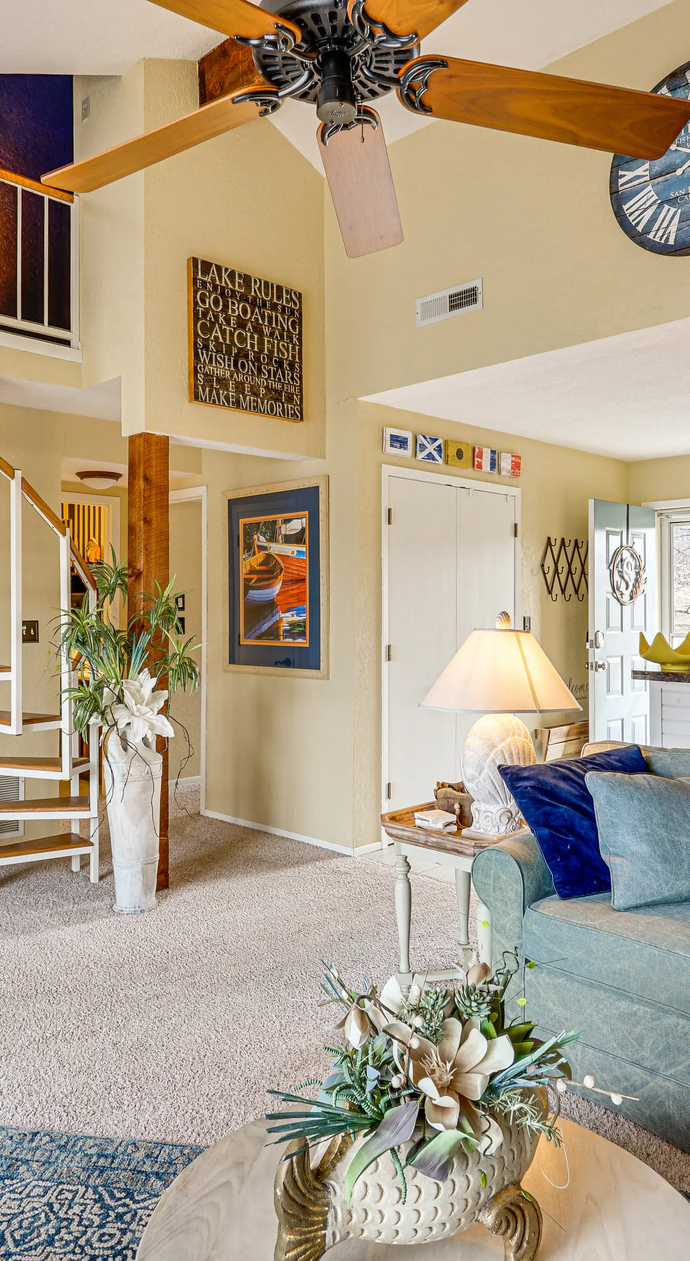 180 Main Channel View! Poolside Apt in Osage Beach