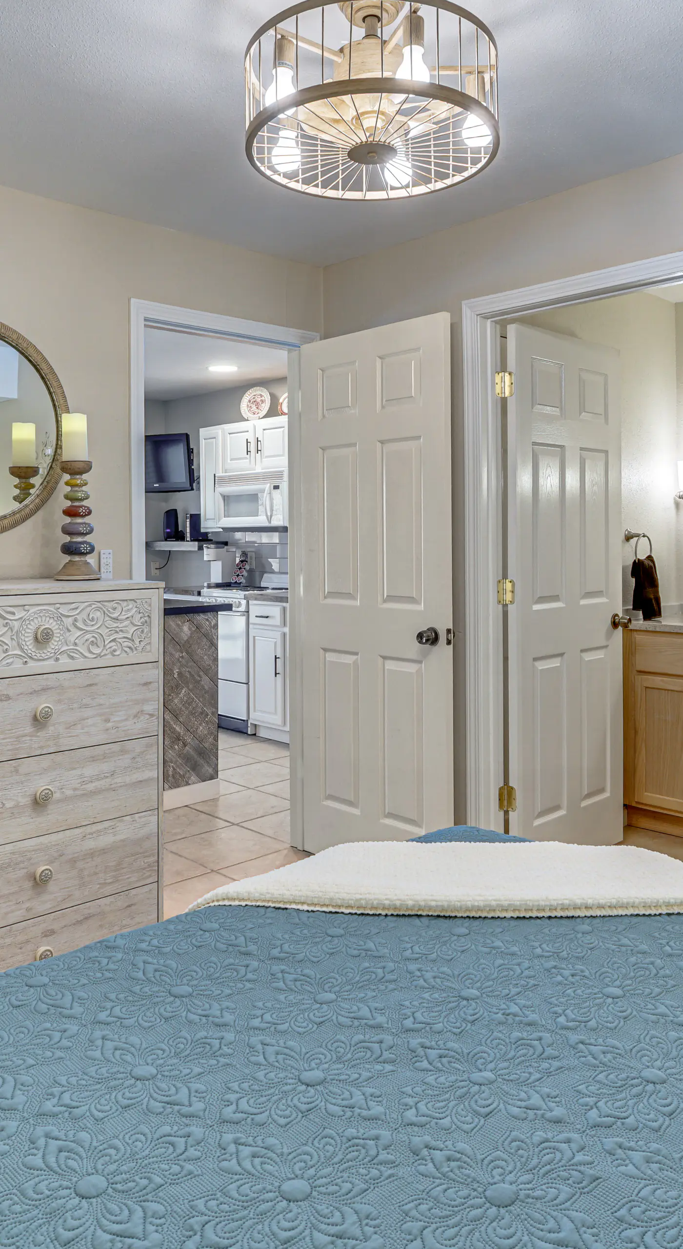 Cozy Lake Ozark Villa w/ Main Channel Views!
