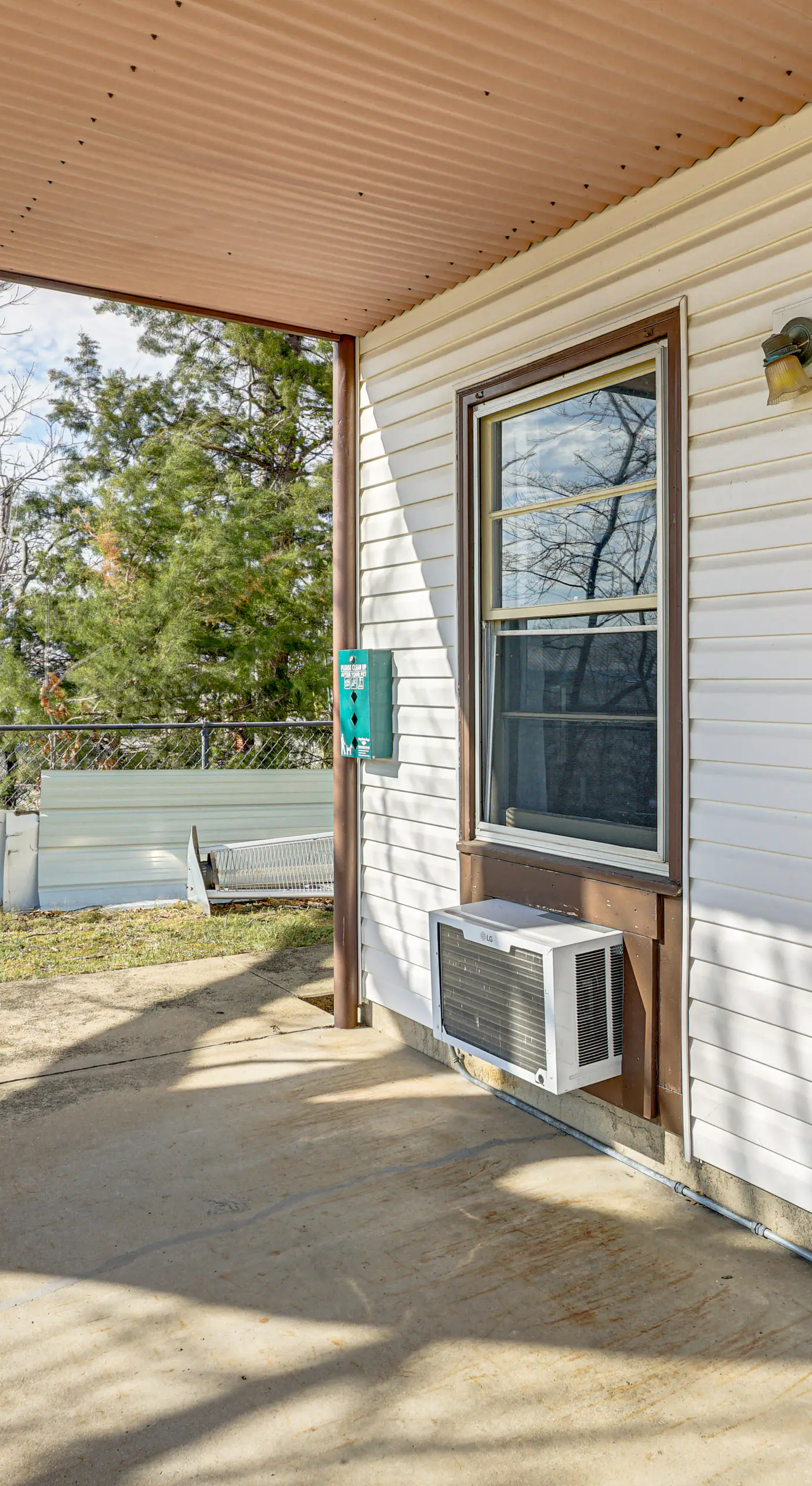 Explore the Bagnell Strip! Studio w/ Pool Access