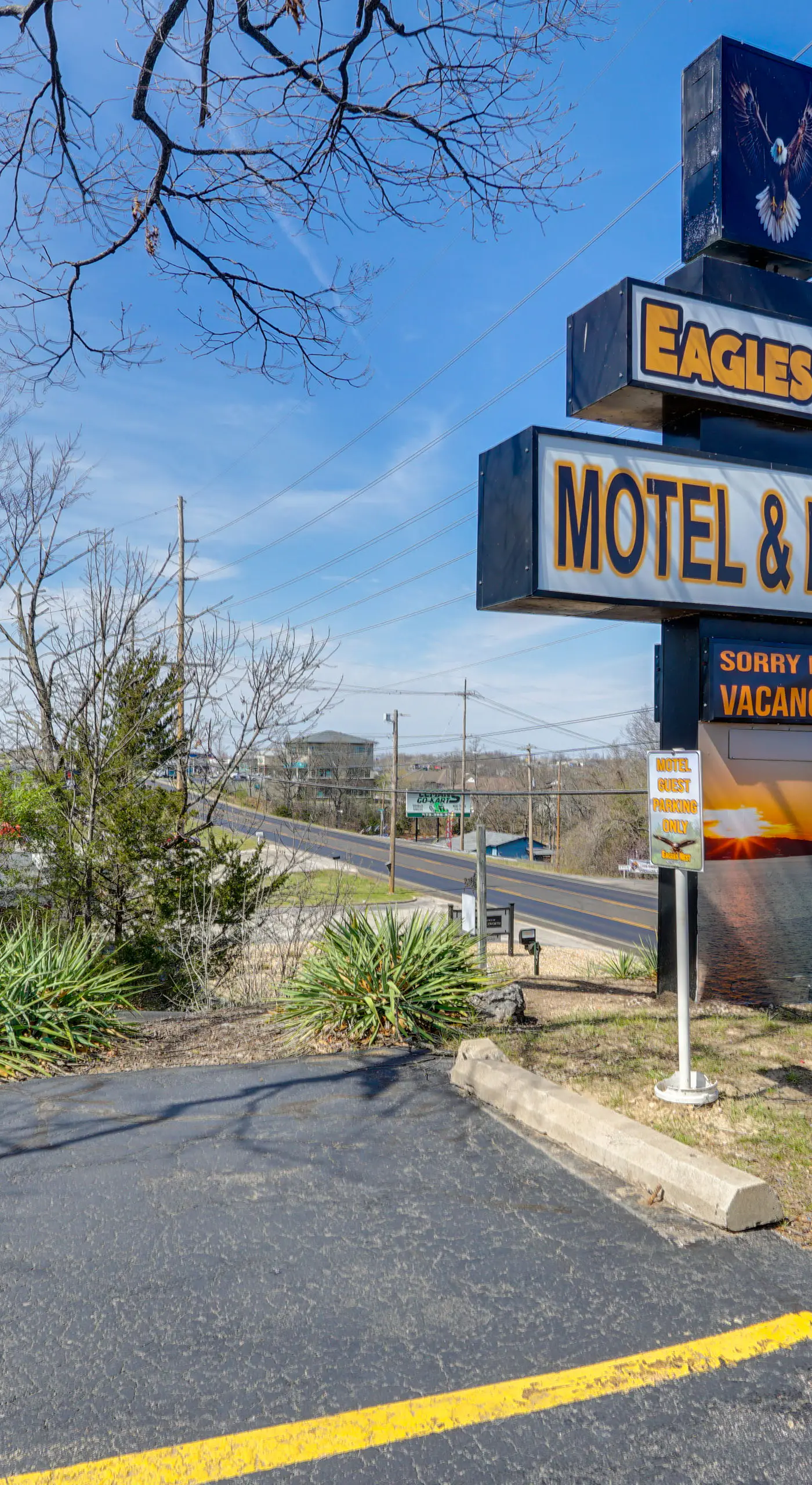 Explore the Bagnell Strip! Studio w/ Pool Access