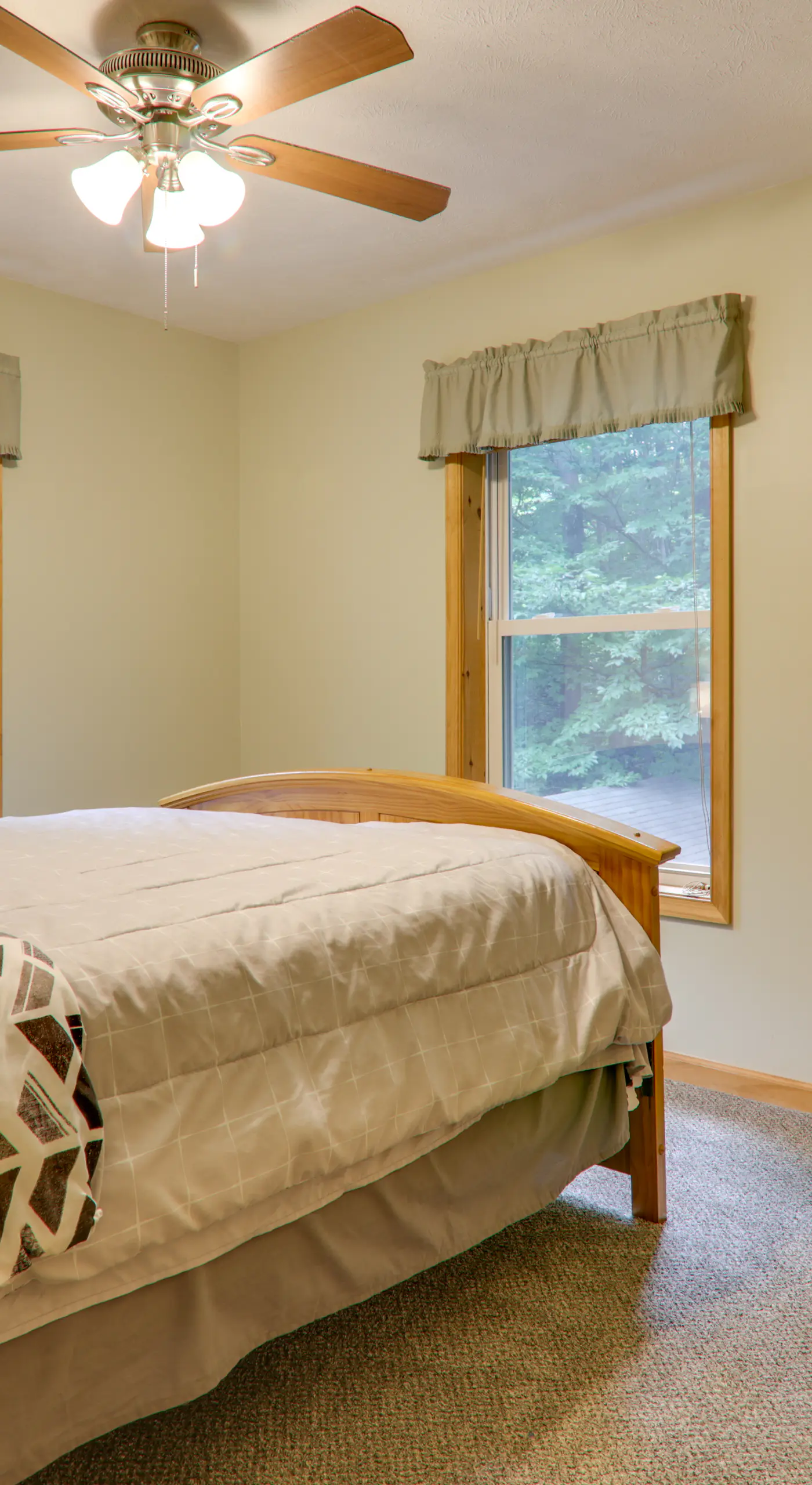 Deck & Resort Amenities: Arrowhead Lake Home!