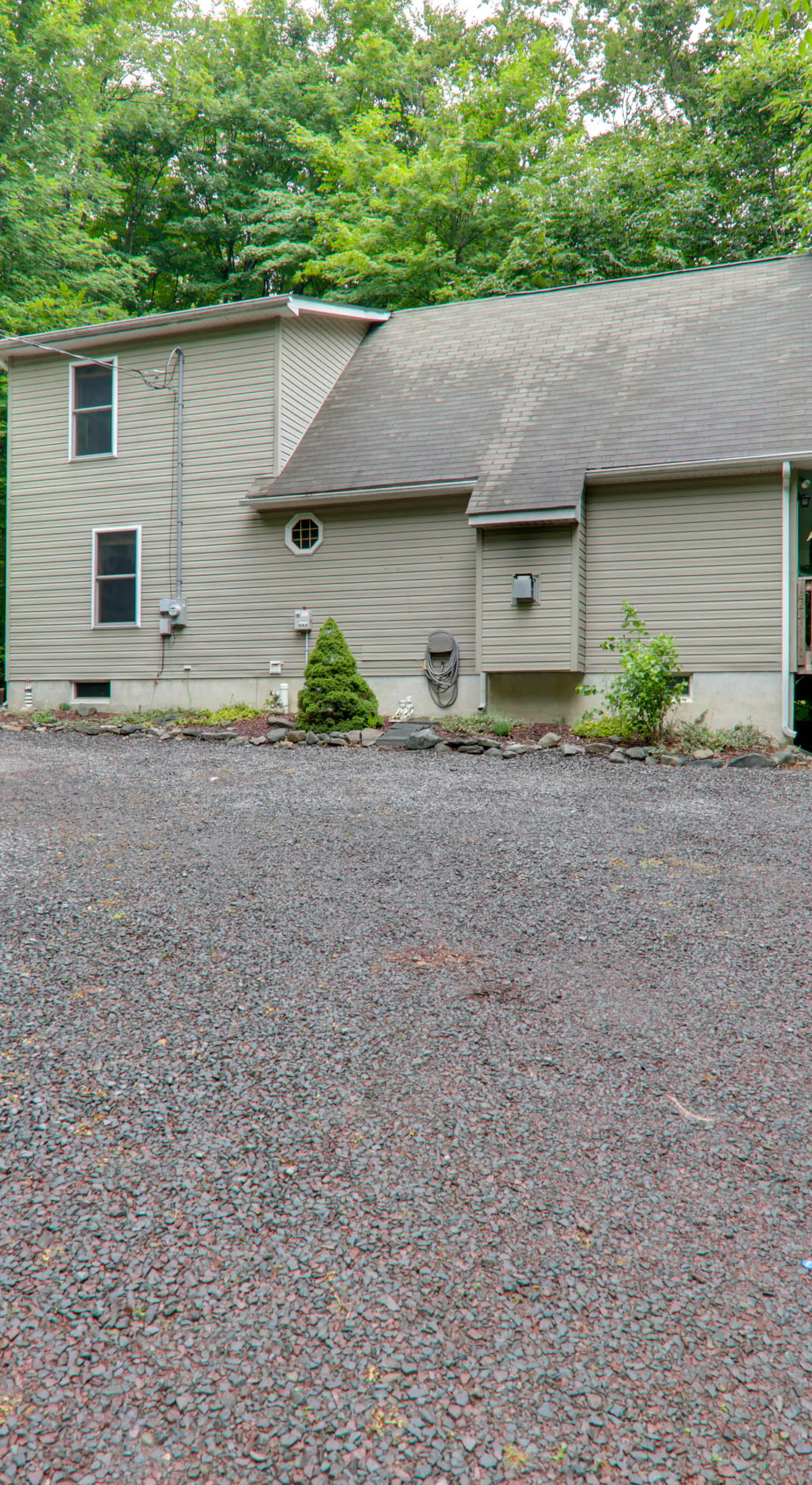 Deck & Resort Amenities: Arrowhead Lake Home!
