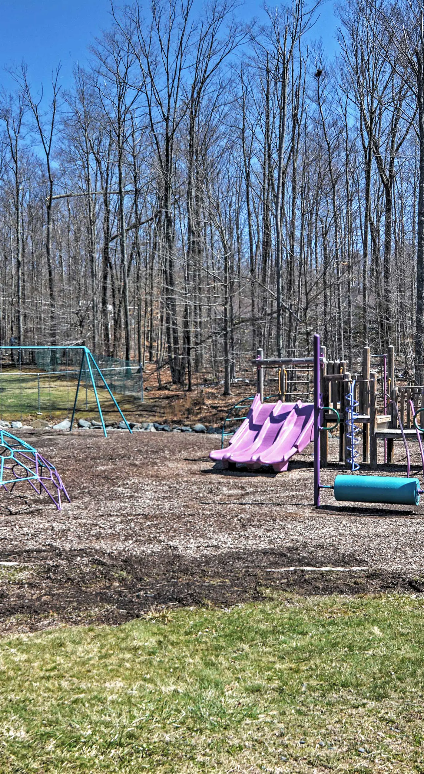 Deck & Resort Amenities: Arrowhead Lake Home!