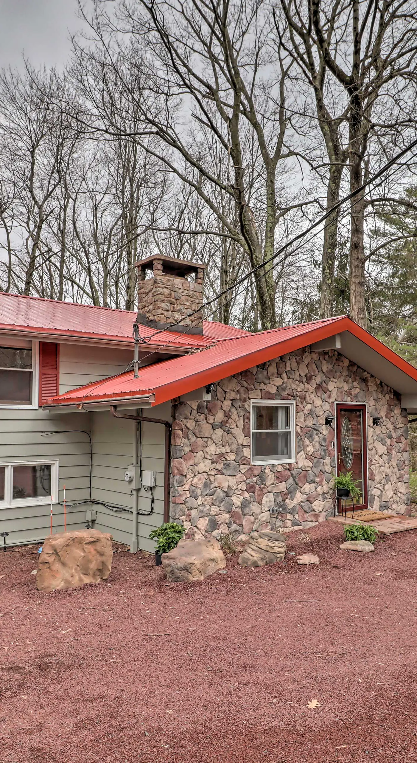 Deck & Fire Pit: Cozy Pocono Mountain Home