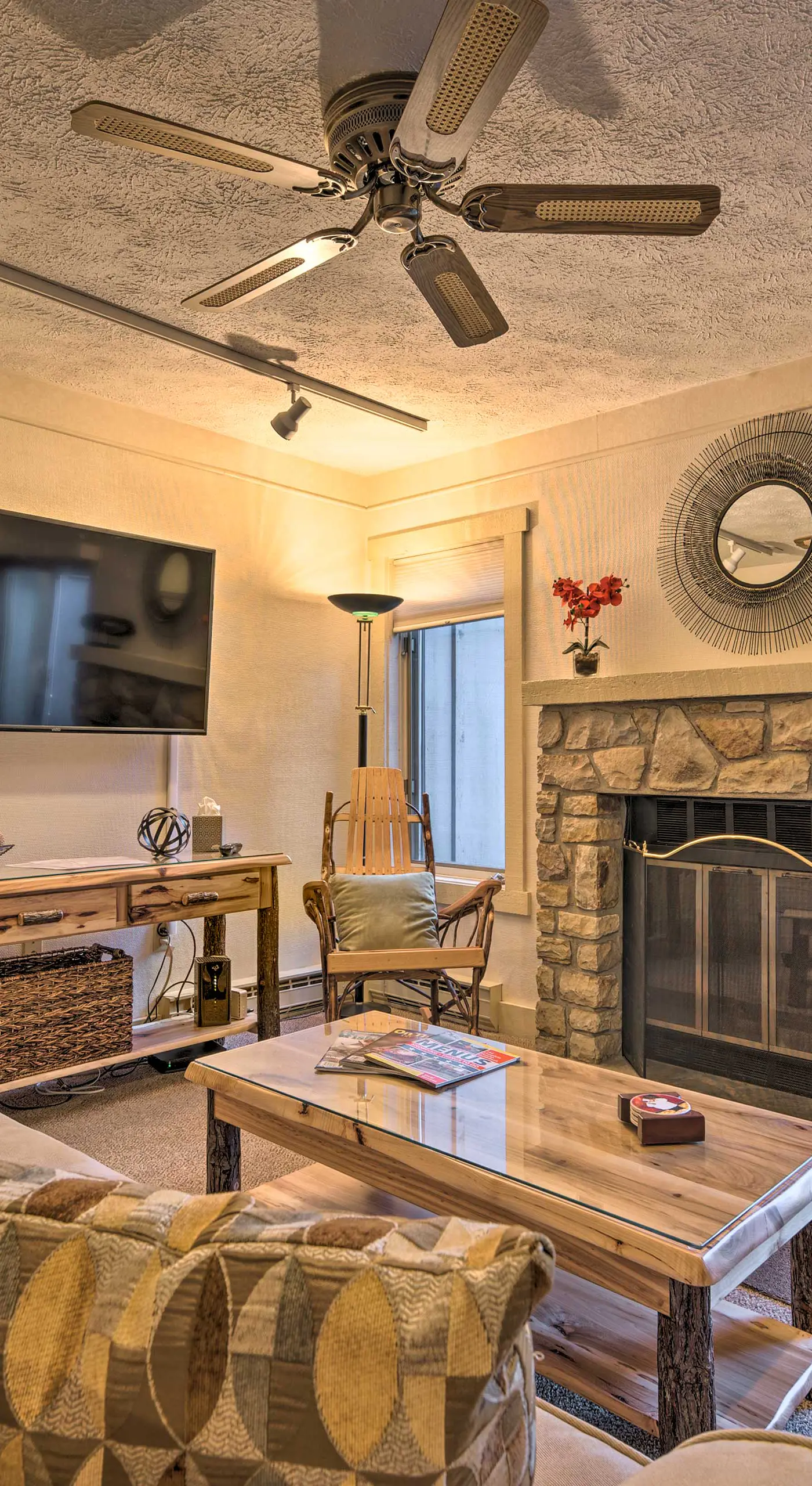 1 Mi to Jack Frost Ski Resort: Water-View Retreat