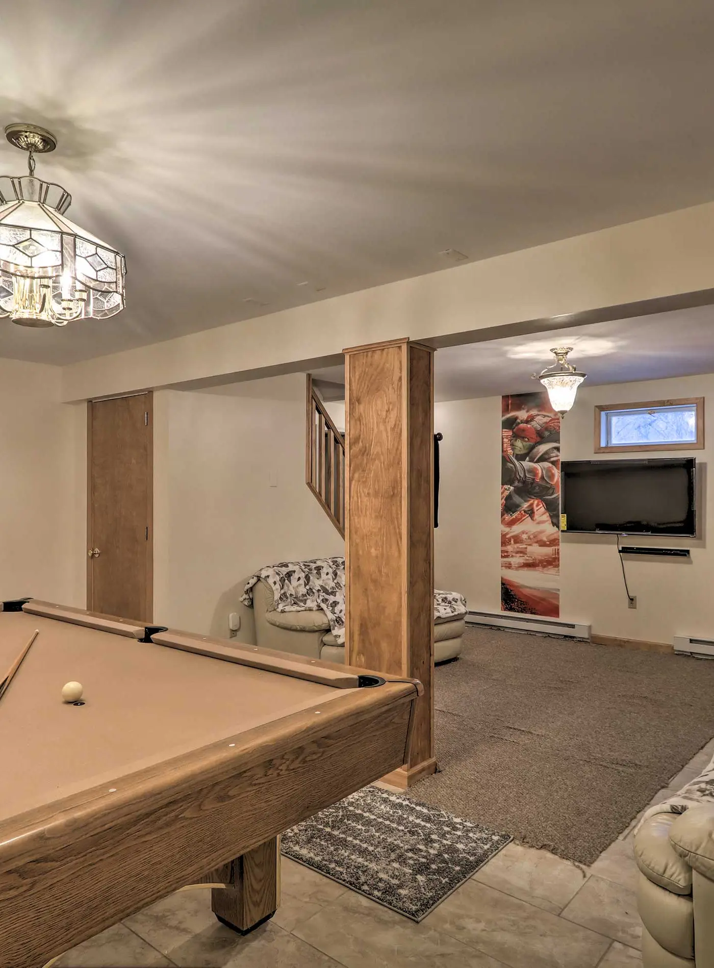 5 Mi to Camelback: Henryville Home w/ Hot Tub!