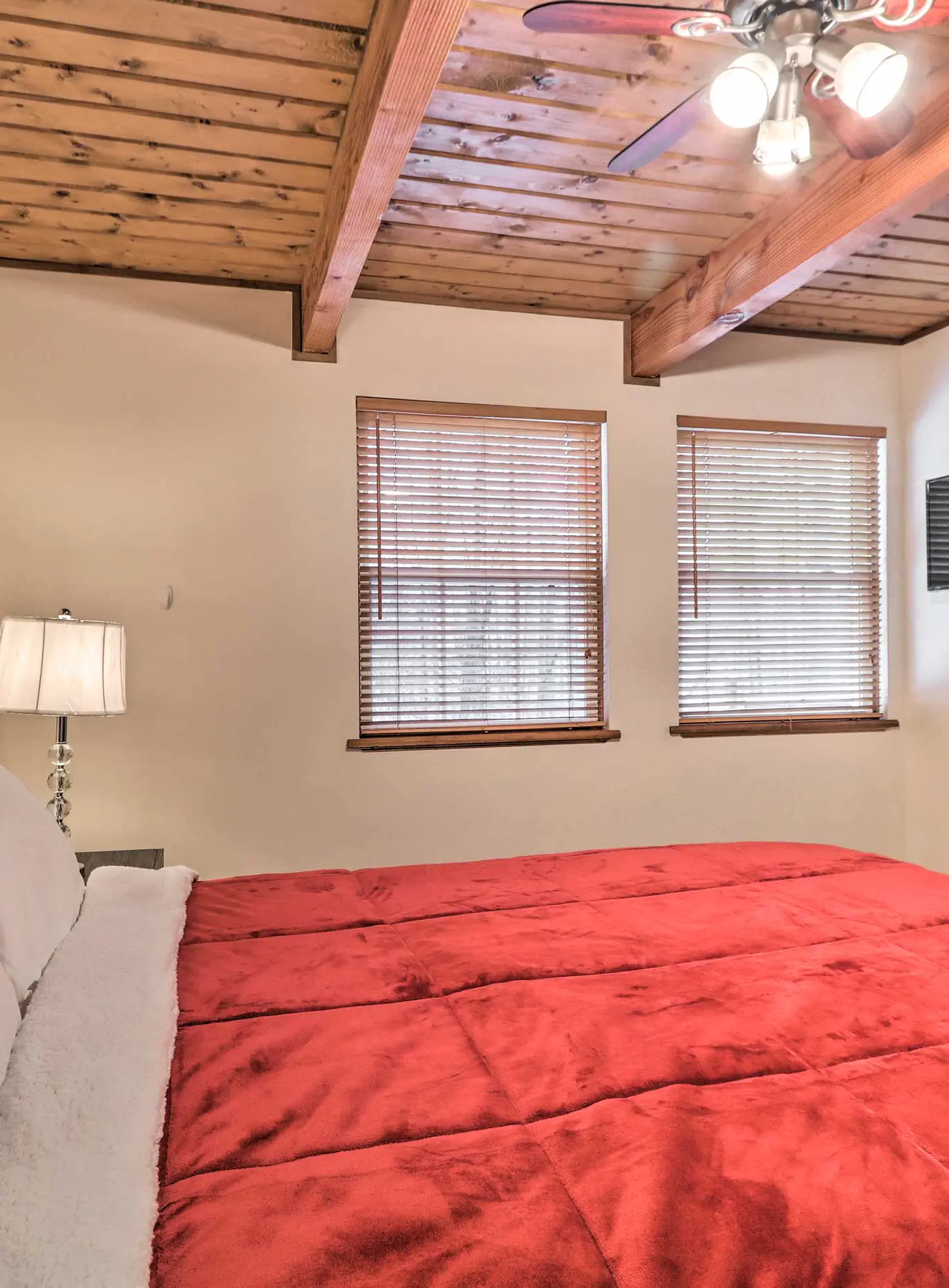 5 Mi to Camelback: Henryville Home w/ Hot Tub!