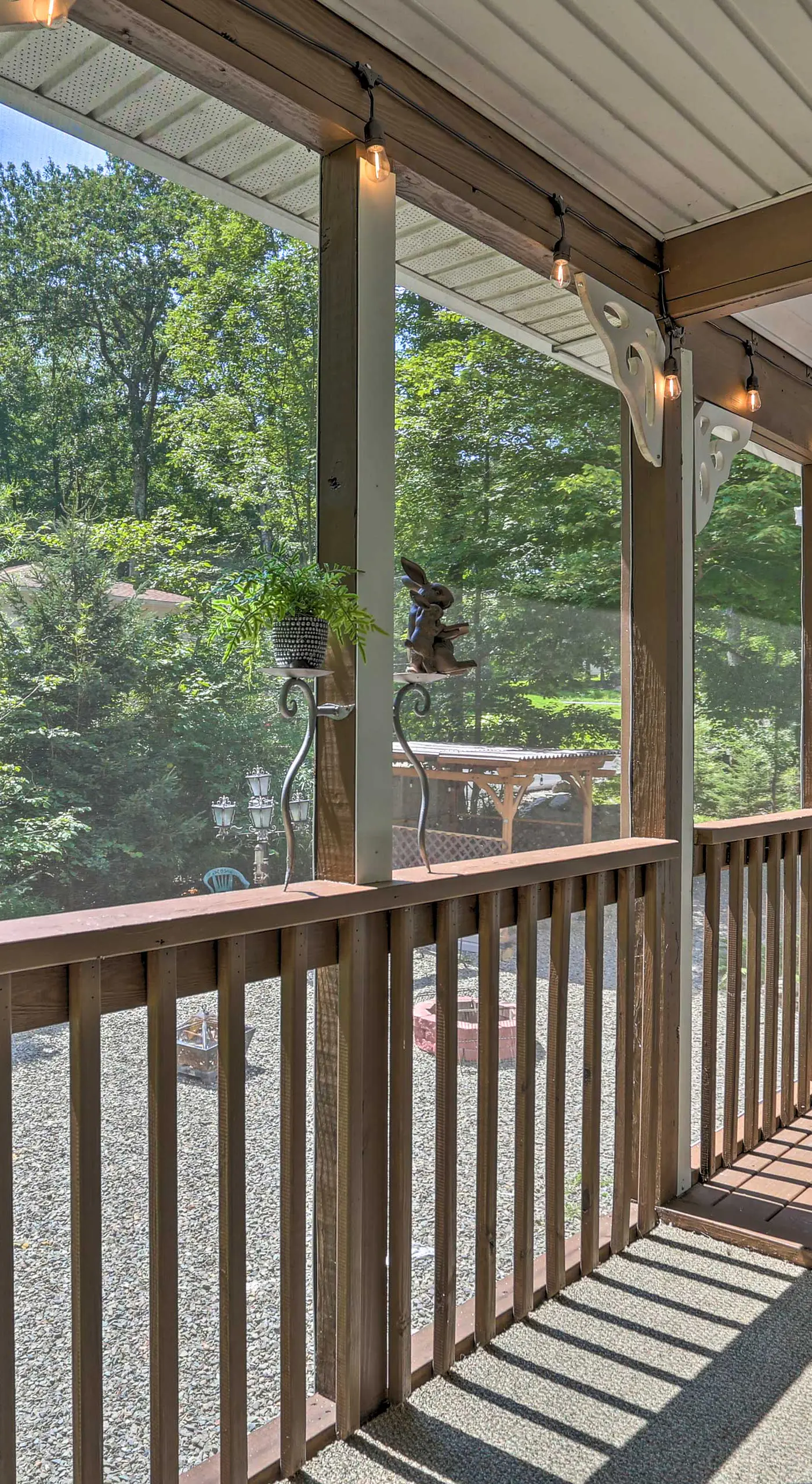 5 Mi to Camelback: Henryville Home w/ Hot Tub!