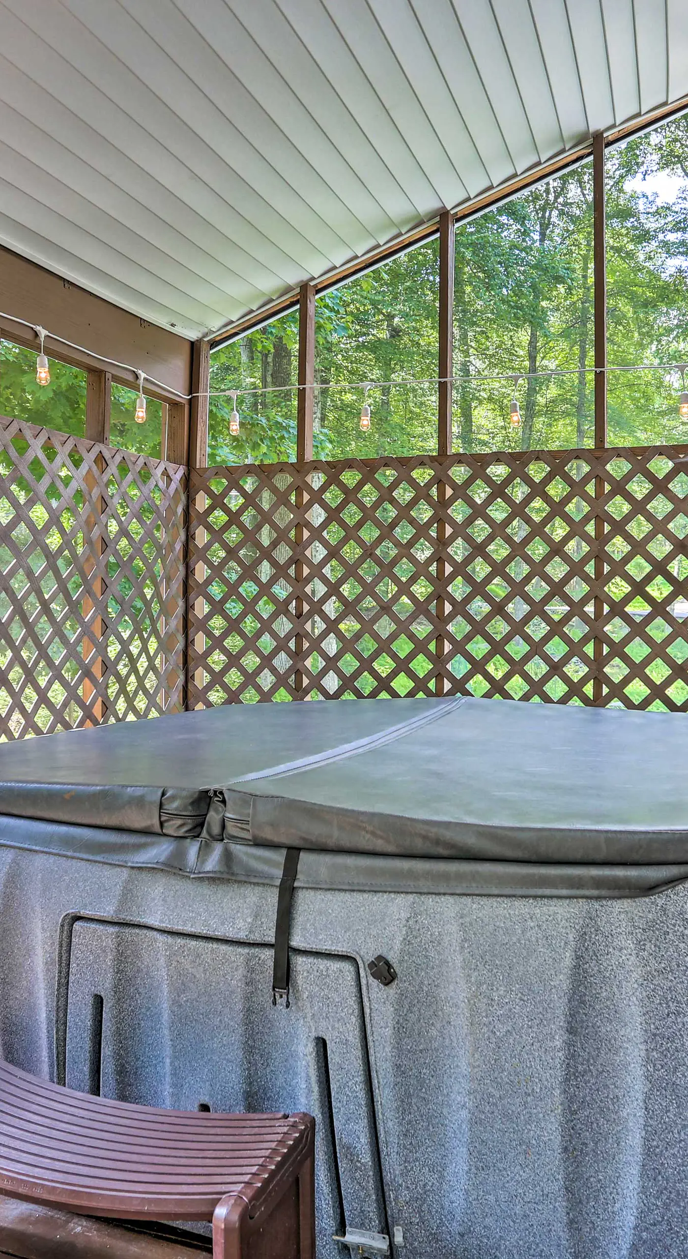 5 Mi to Camelback: Henryville Home w/ Hot Tub!