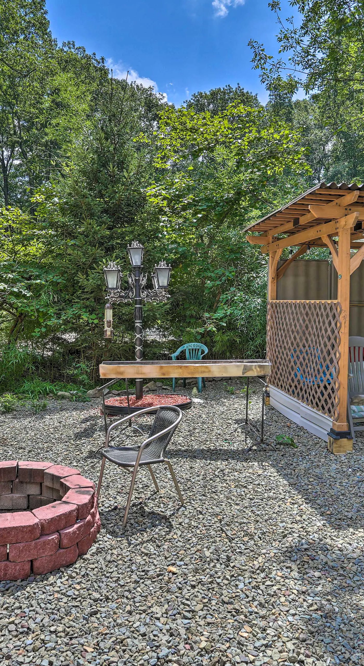 5 Mi to Camelback: Henryville Home w/ Hot Tub!