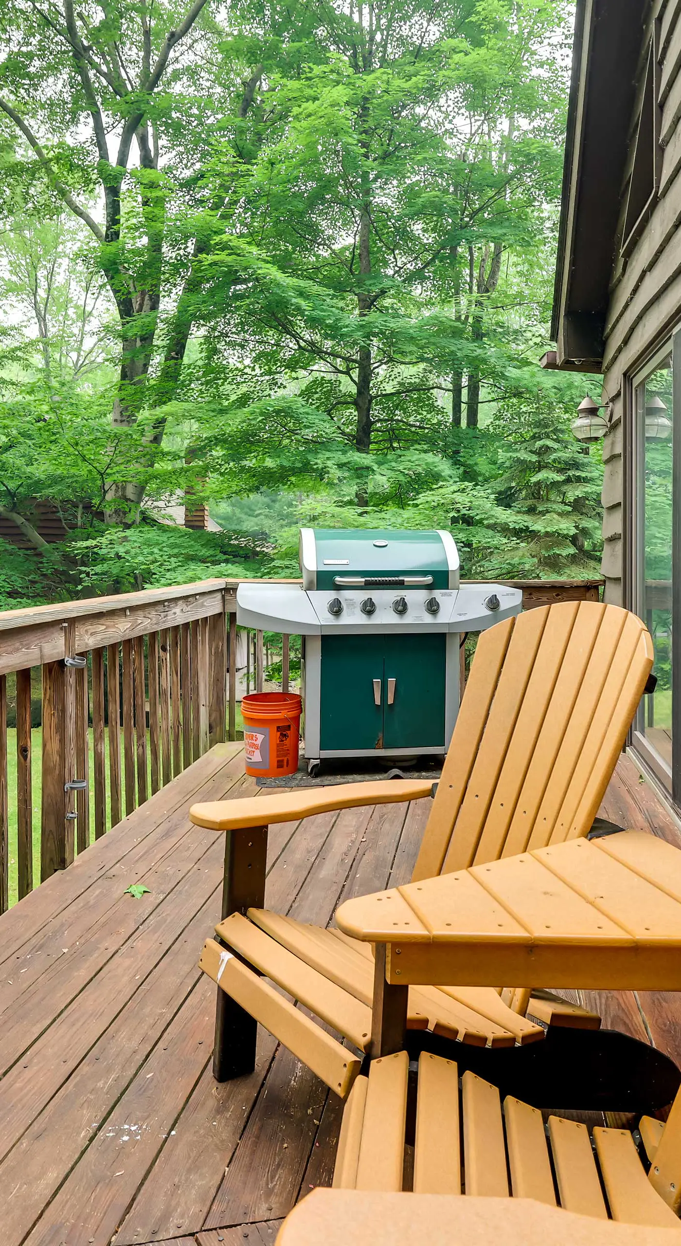 Fire Pit & Games! Prow Chalet; Mins to Lake Wally!